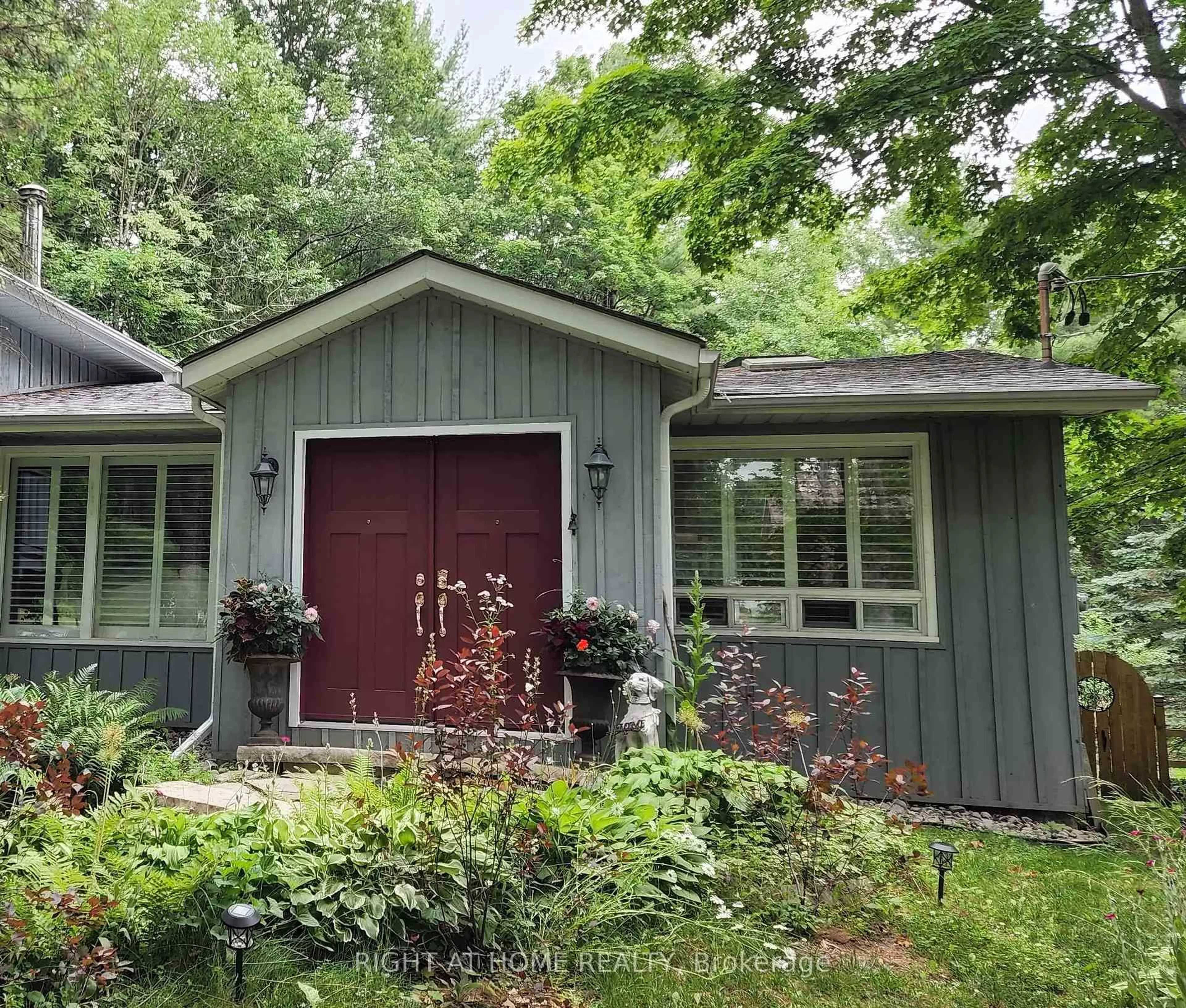 Home with vinyl exterior material, street for 4753 Cherry St, Whitchurch-Stouffville Ontario L4A 7X4