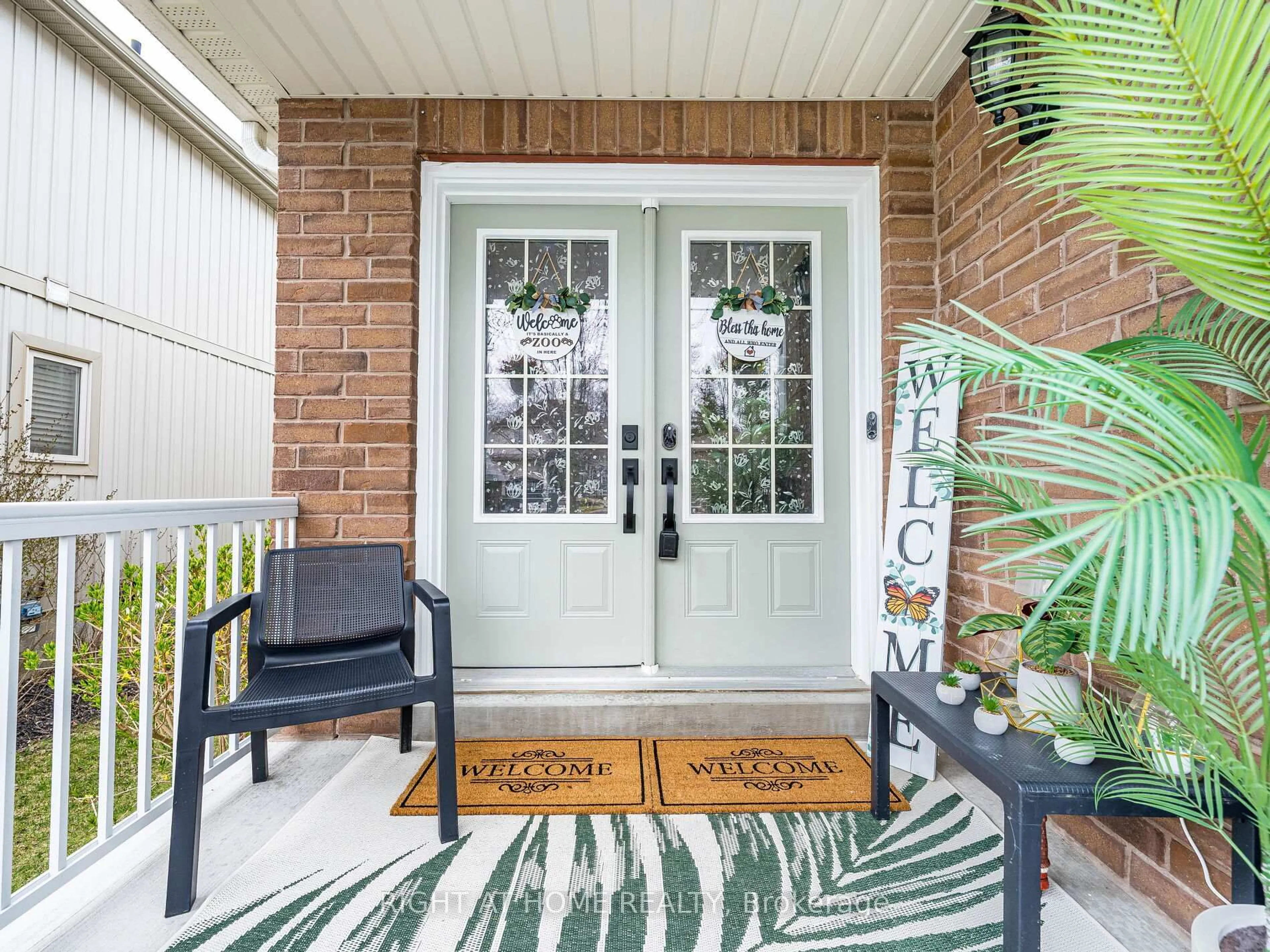 Indoor entryway for 253 Greenwood Dr, Essa Ontario L0M 1B4