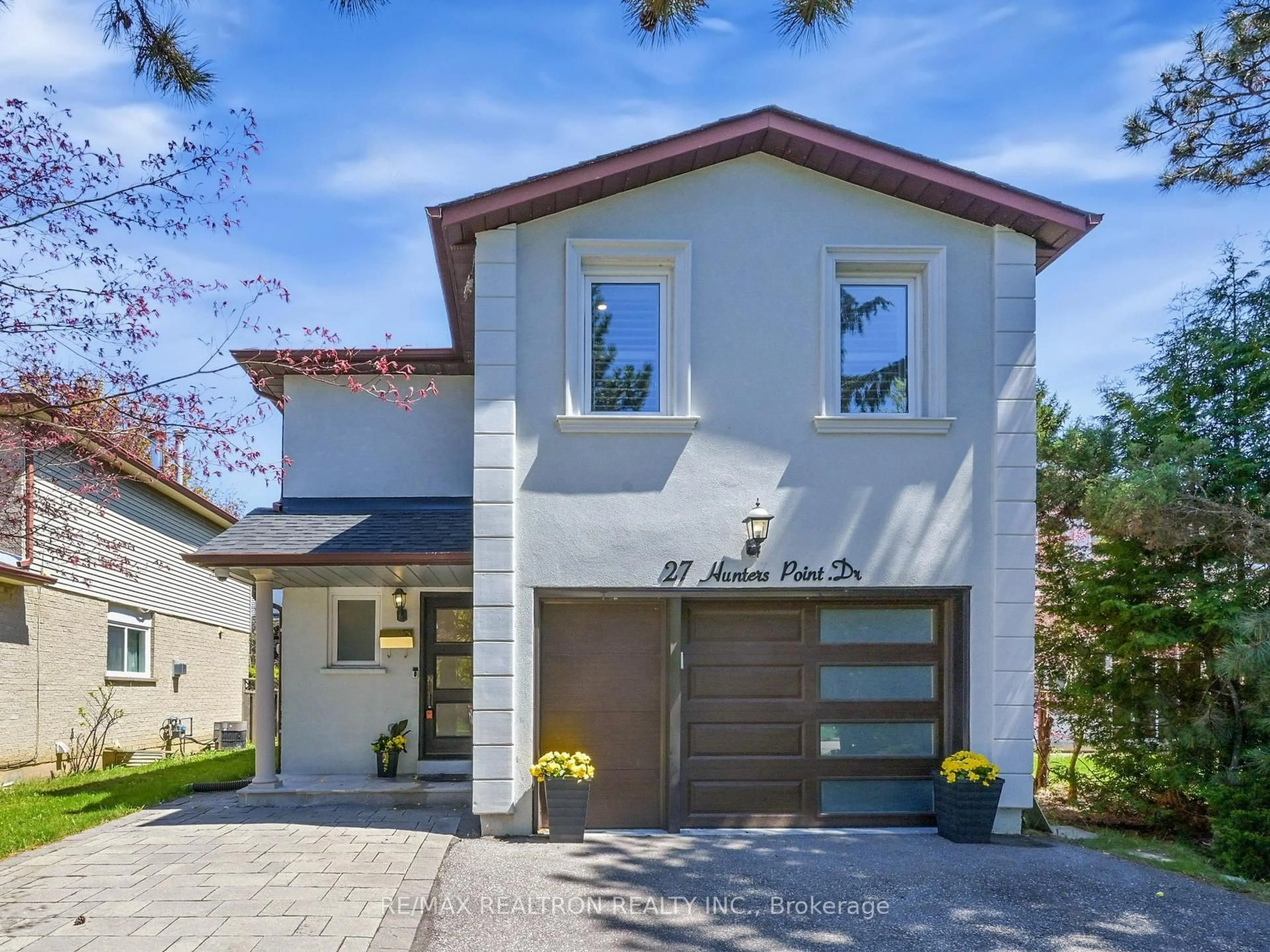 Home with brick exterior material, street for 27 Hunter's Point Dr, Richmond Hill Ontario L4C 6M5