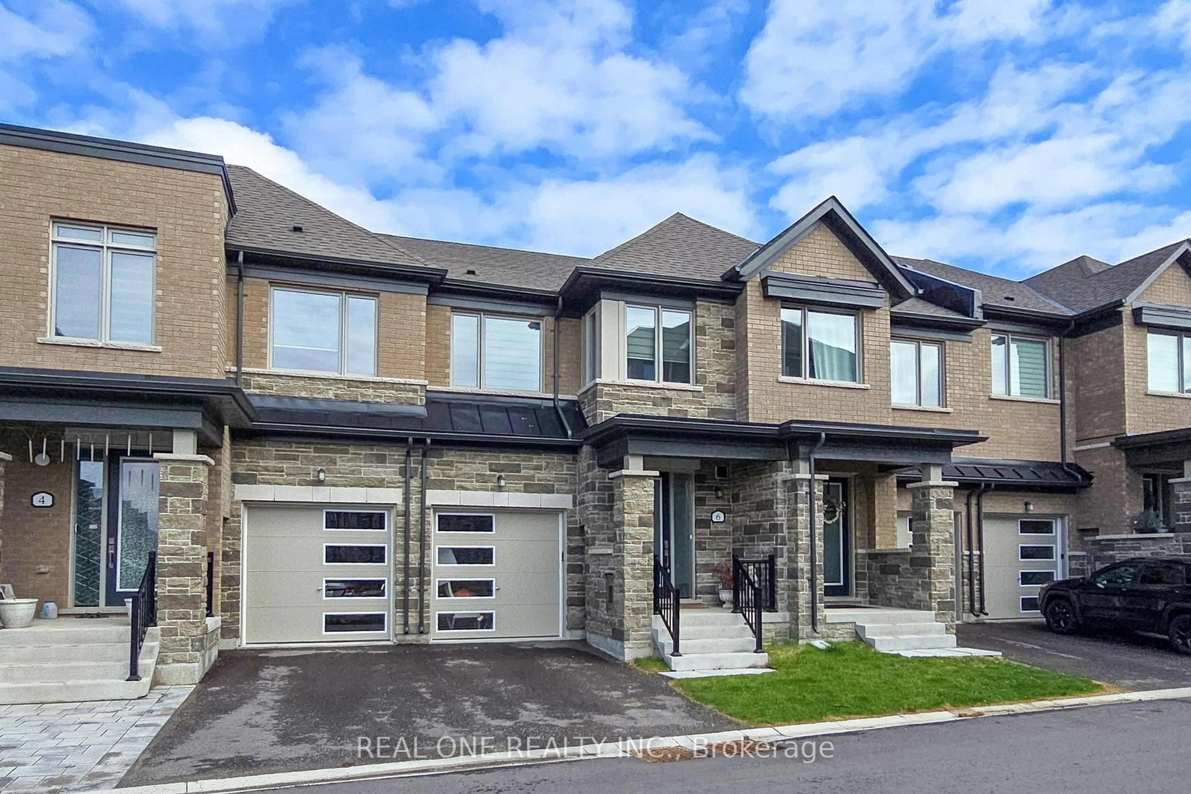 Home with brick exterior material, street for 6 Brofarm Lane, Whitchurch-Stouffville Ontario L4A 0X1