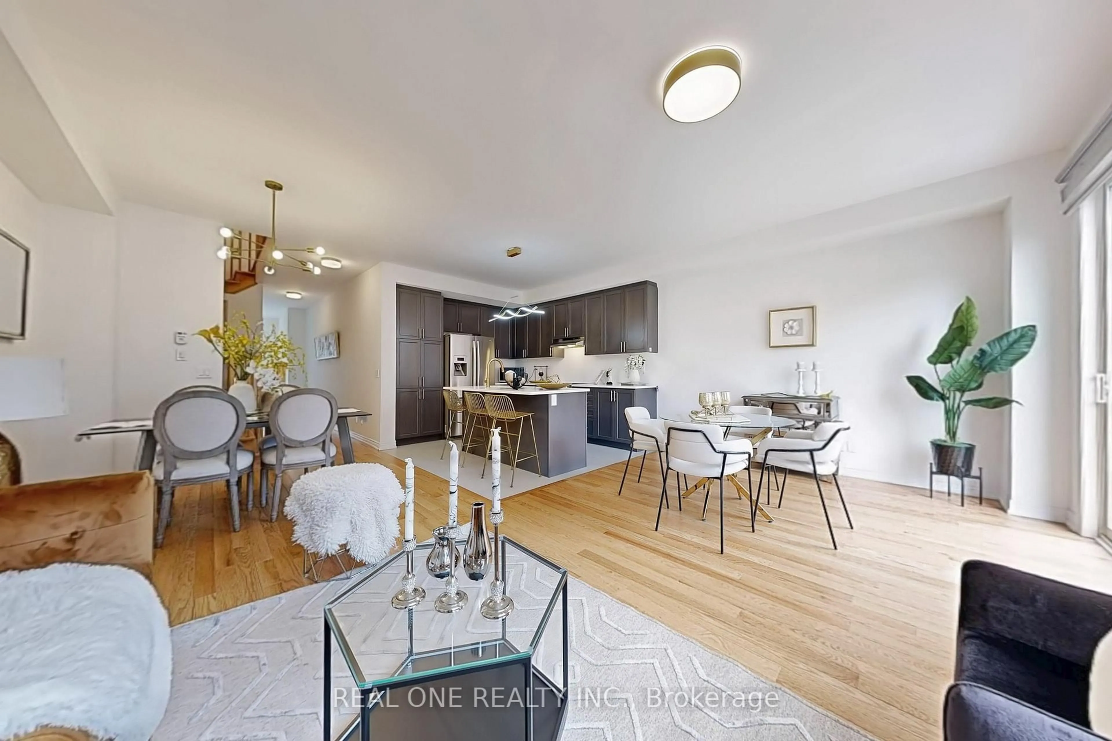 Open concept kitchen, wood/laminate floor for 6 Brofarm Lane, Whitchurch-Stouffville Ontario L4A 0X1
