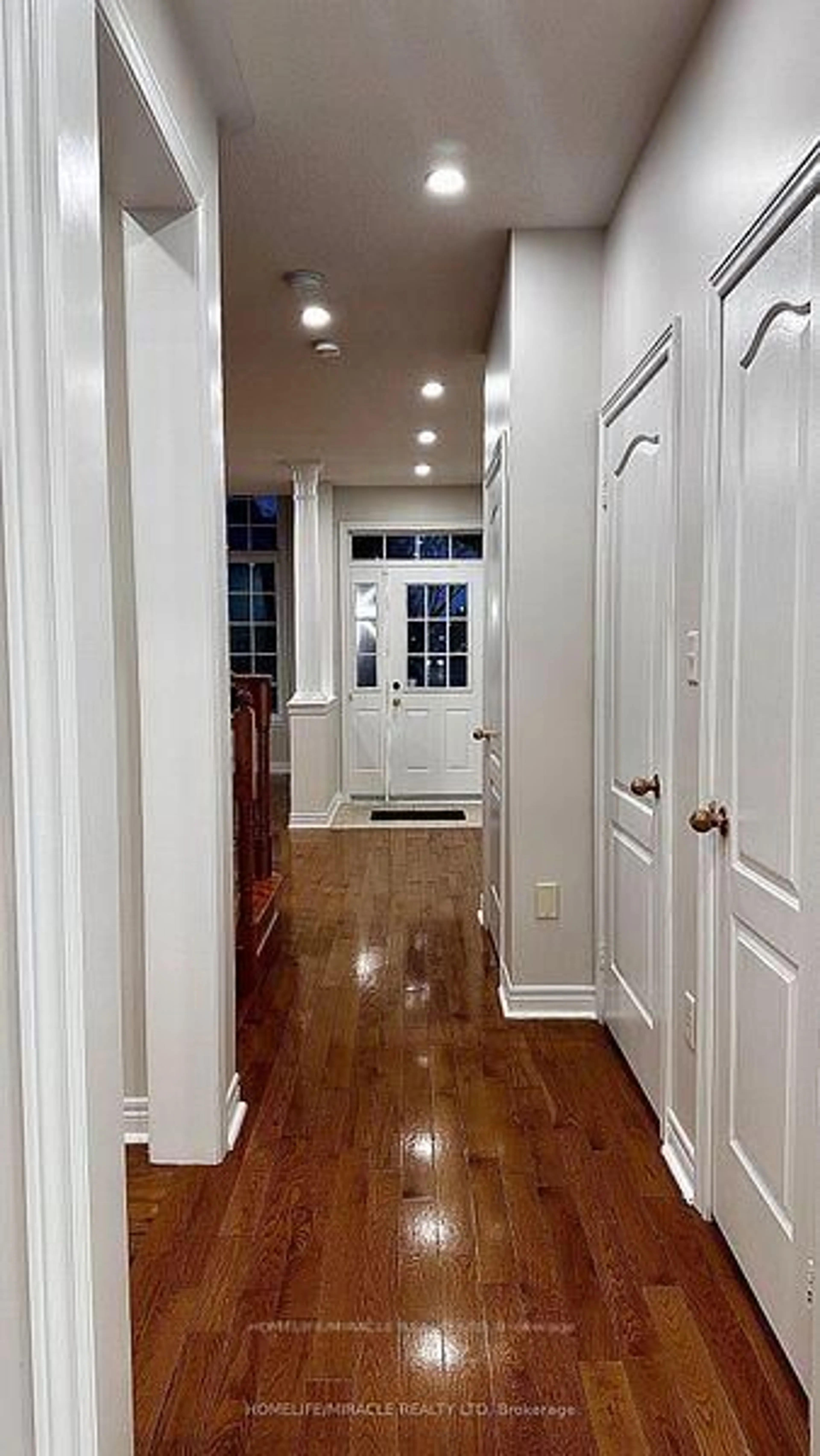 Indoor entryway for 19 Collingham Pl, Markham Ontario L6B 0G4