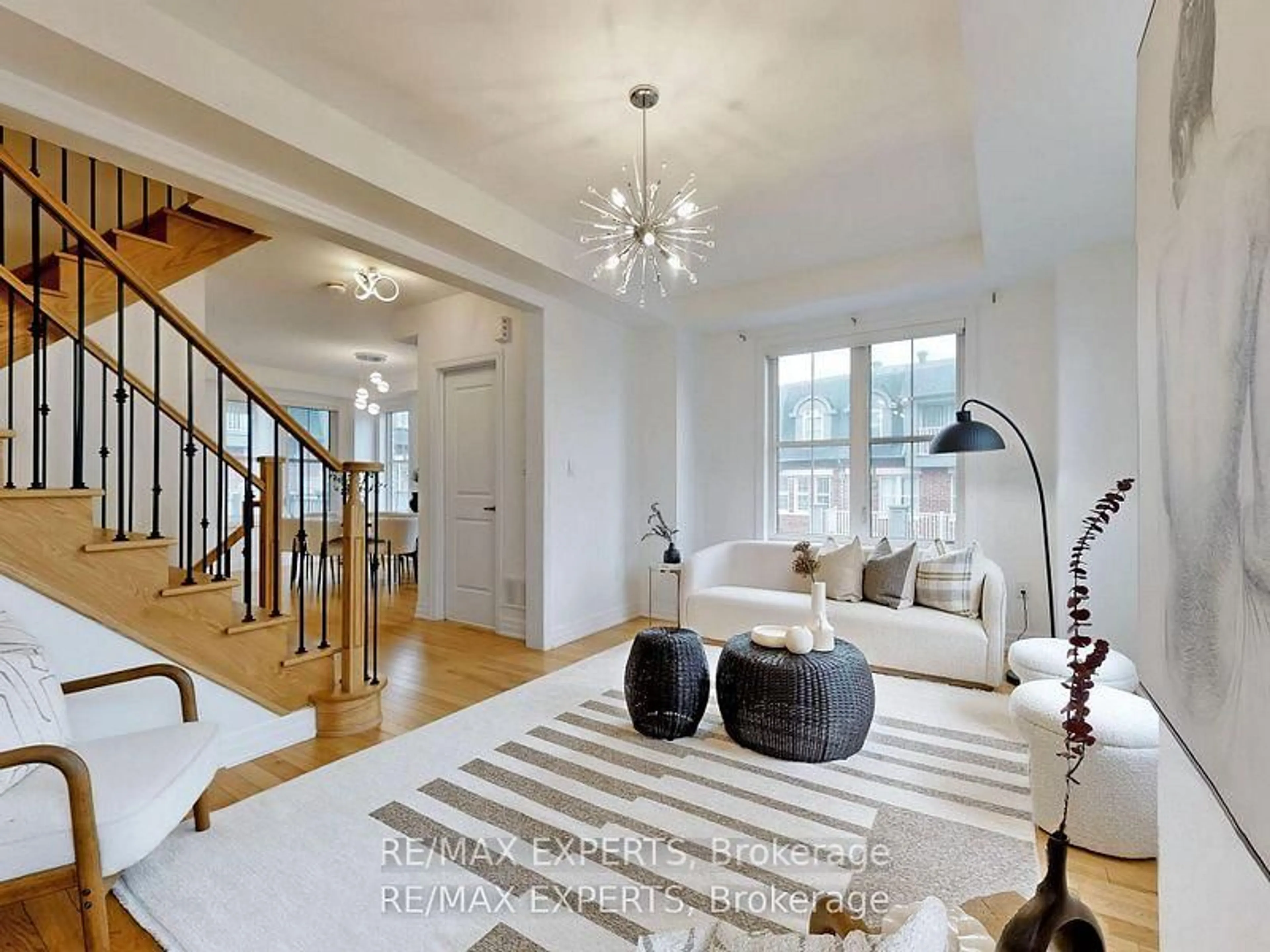 Indoor entryway for 5 Amherst Circ, Vaughan Ontario L6A 5A8