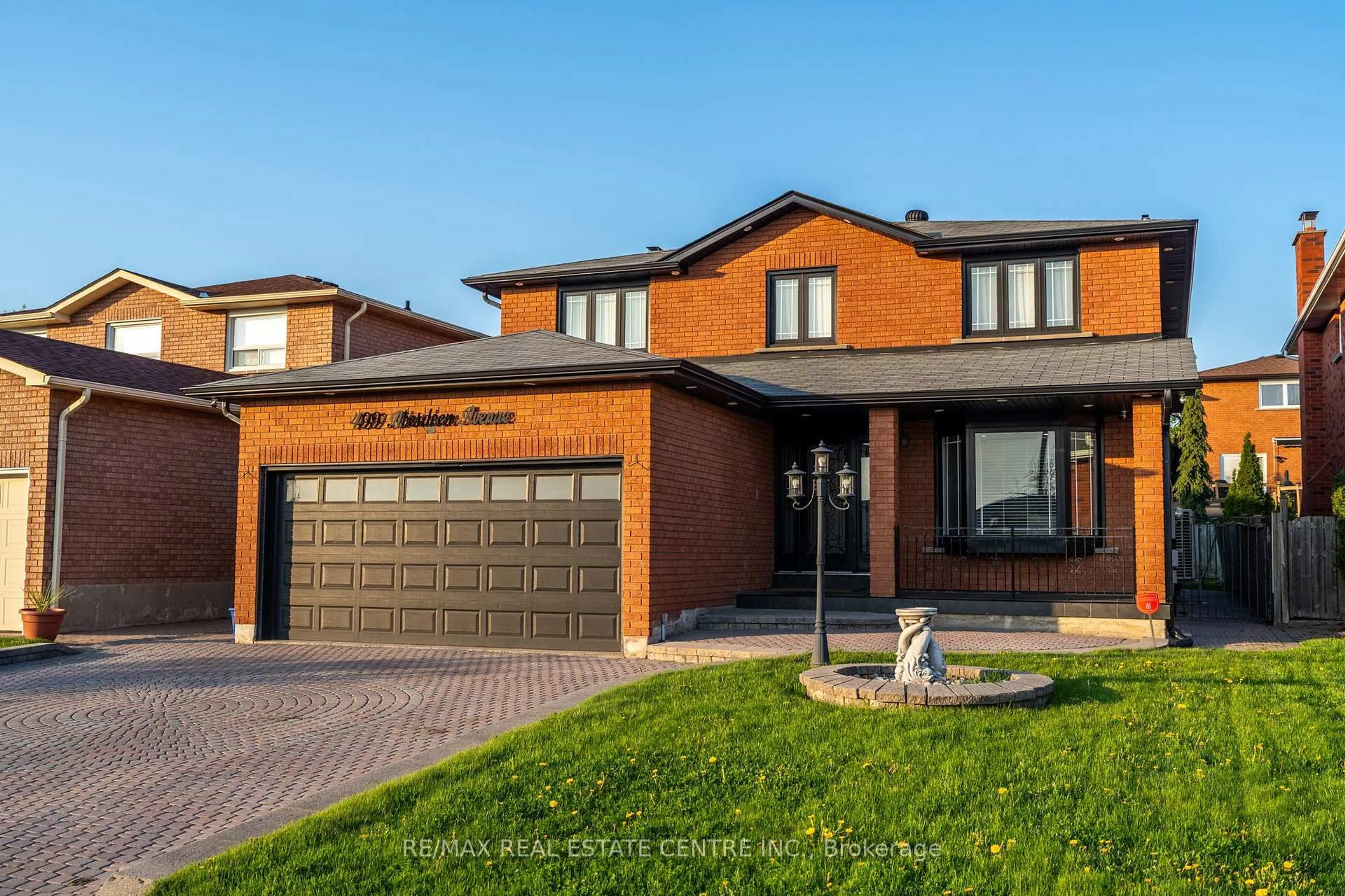 Home with brick exterior material, street for 499 Aberdeen Ave, Vaughan Ontario L4L 5J5