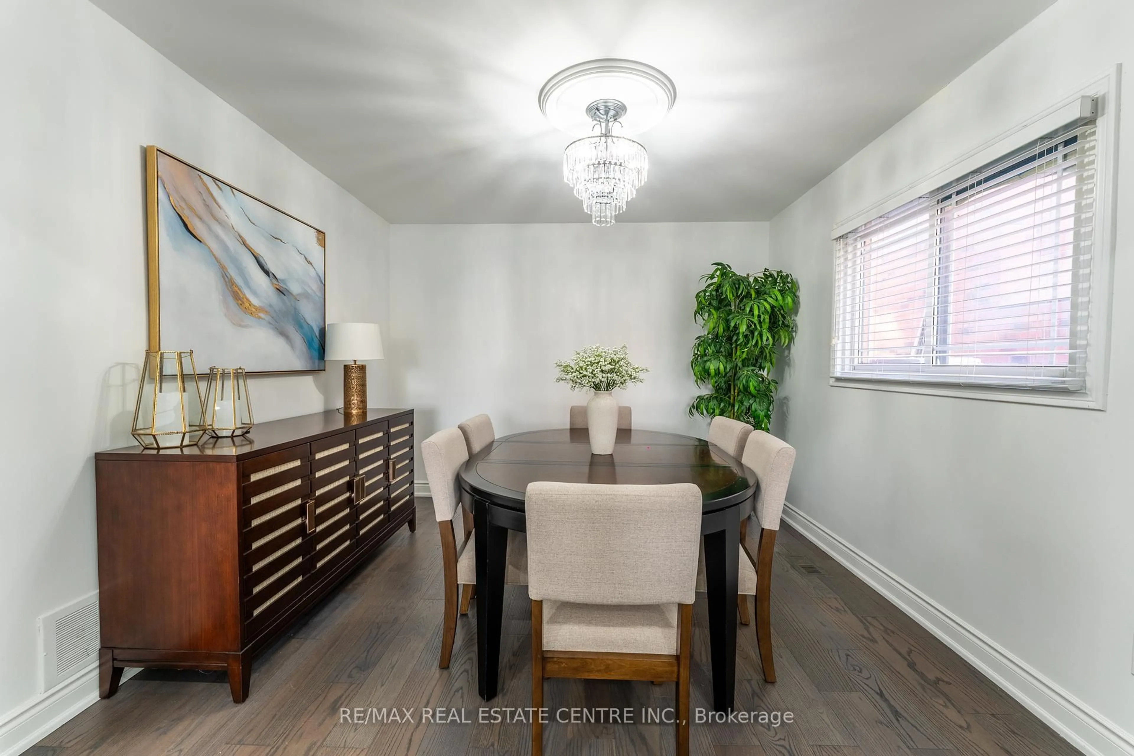 Dining room, wood/laminate floor for 499 Aberdeen Ave, Vaughan Ontario L4L 5J5