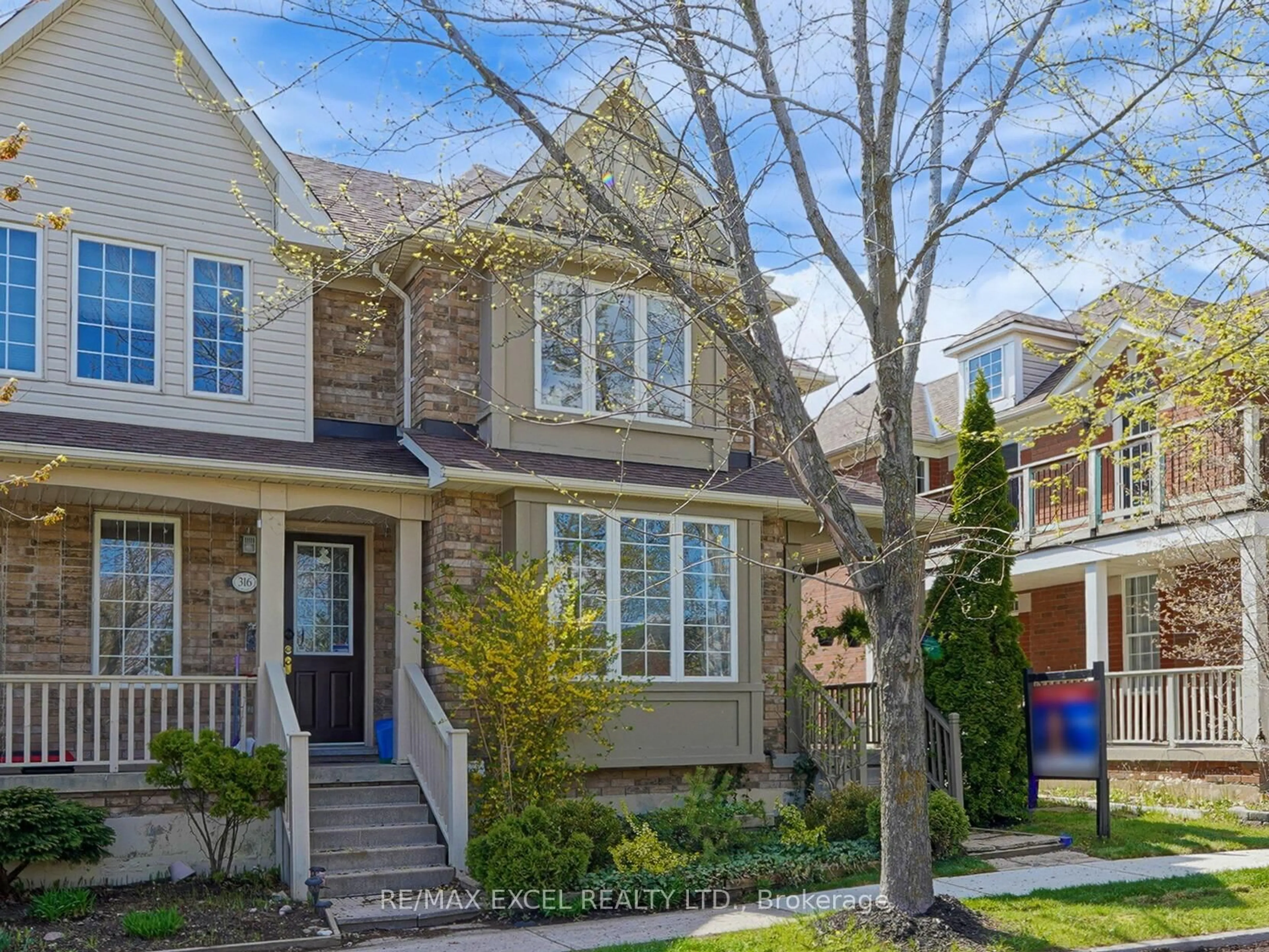 Home with brick exterior material, street for 318 Country Glen Rd, Markham Ontario L6B 1C5