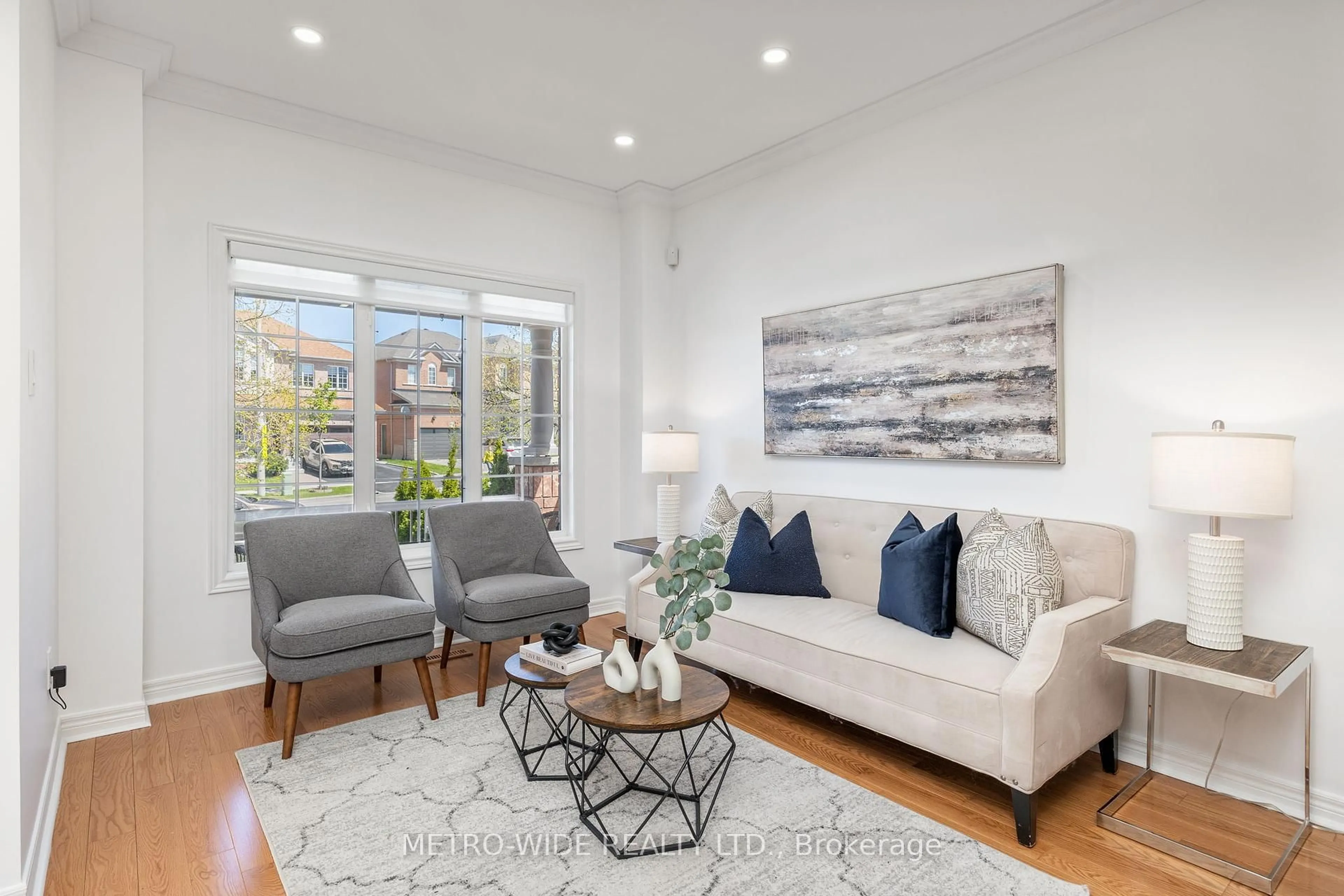 Living room with furniture, unknown for 77 Ten Oaks Blvd, Vaughan Ontario L4K 5G3