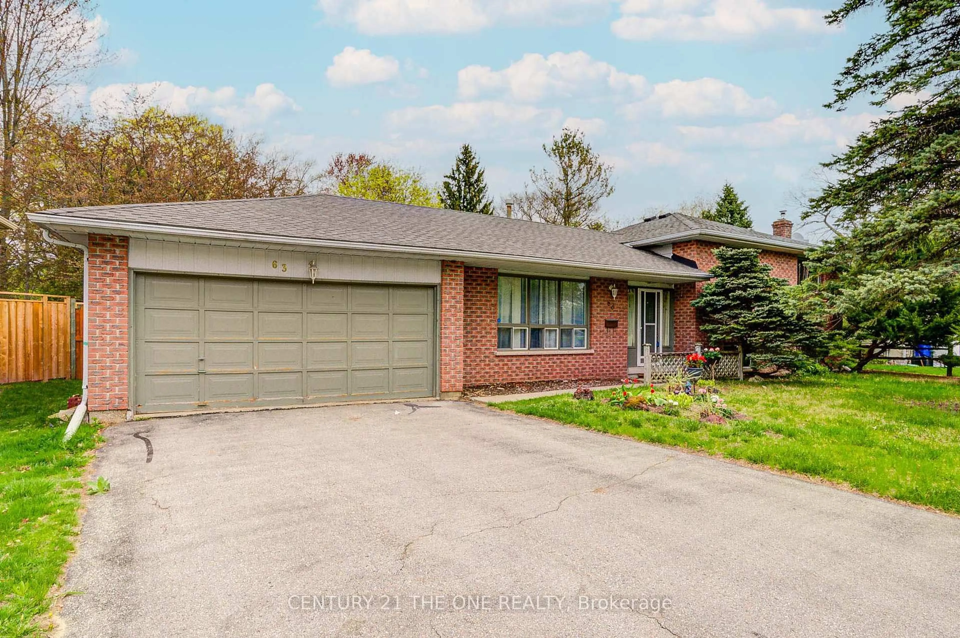 Home with brick exterior material, street for 63 Kilpatrick Dr, East Gwillimbury Ontario L9N 1H7