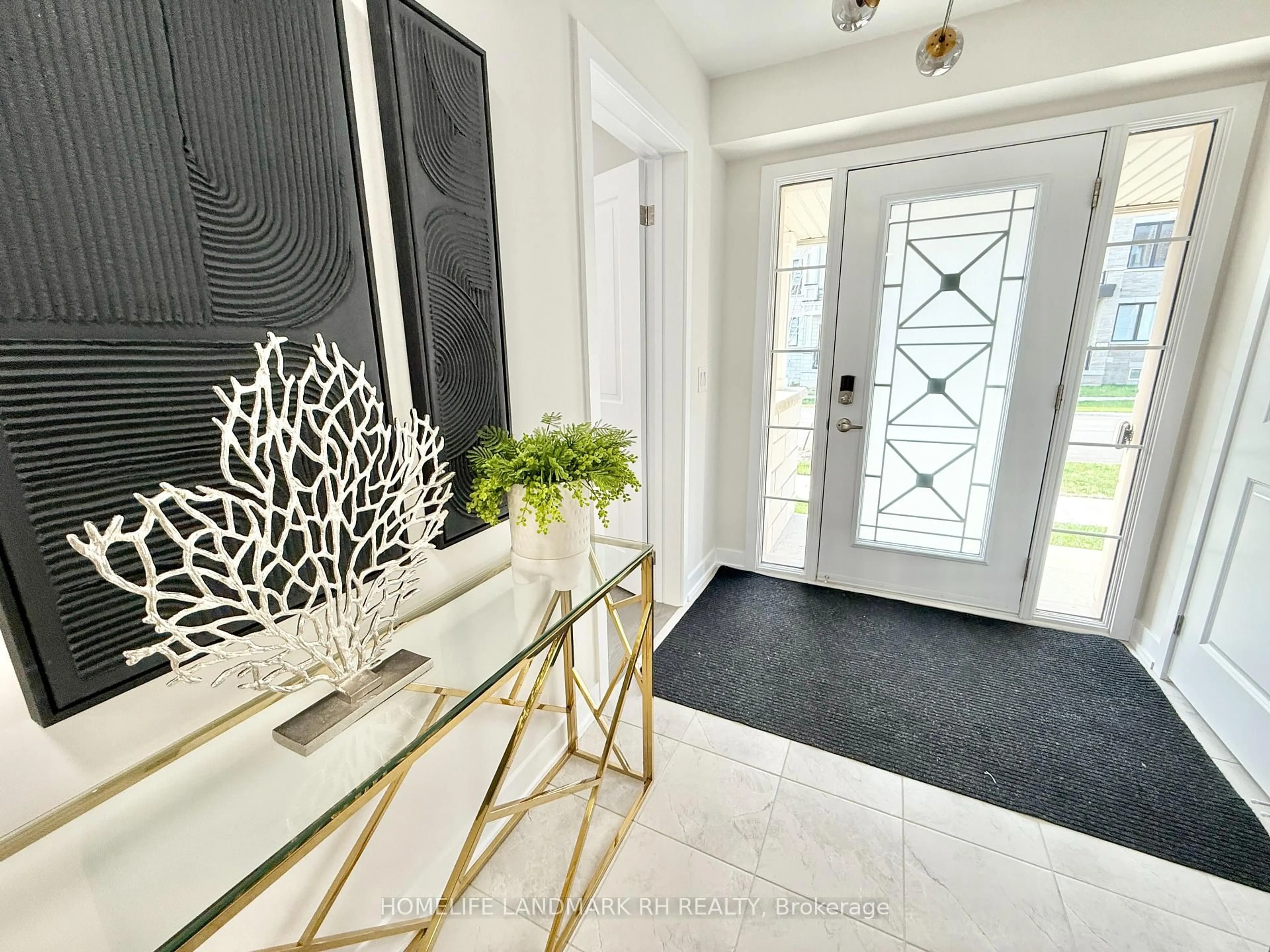 Indoor entryway for 9 Guardhouse Cres, Markham Ontario L6C 3J7