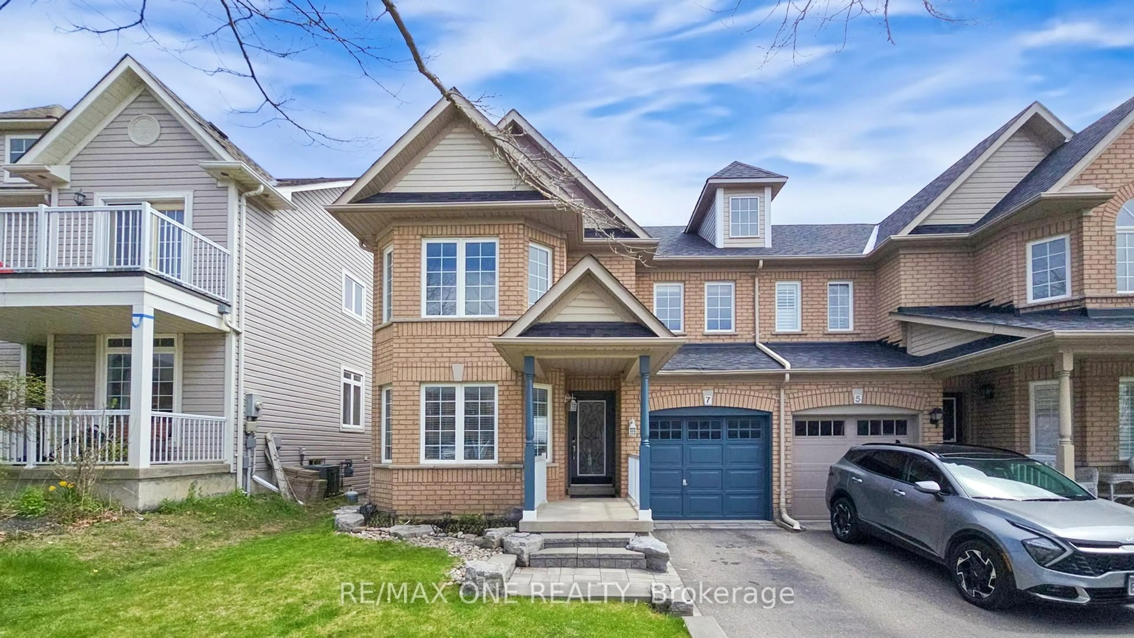 Home with brick exterior material, street for 7 Laurendale Ave, Georgina Ontario L4P 4A8
