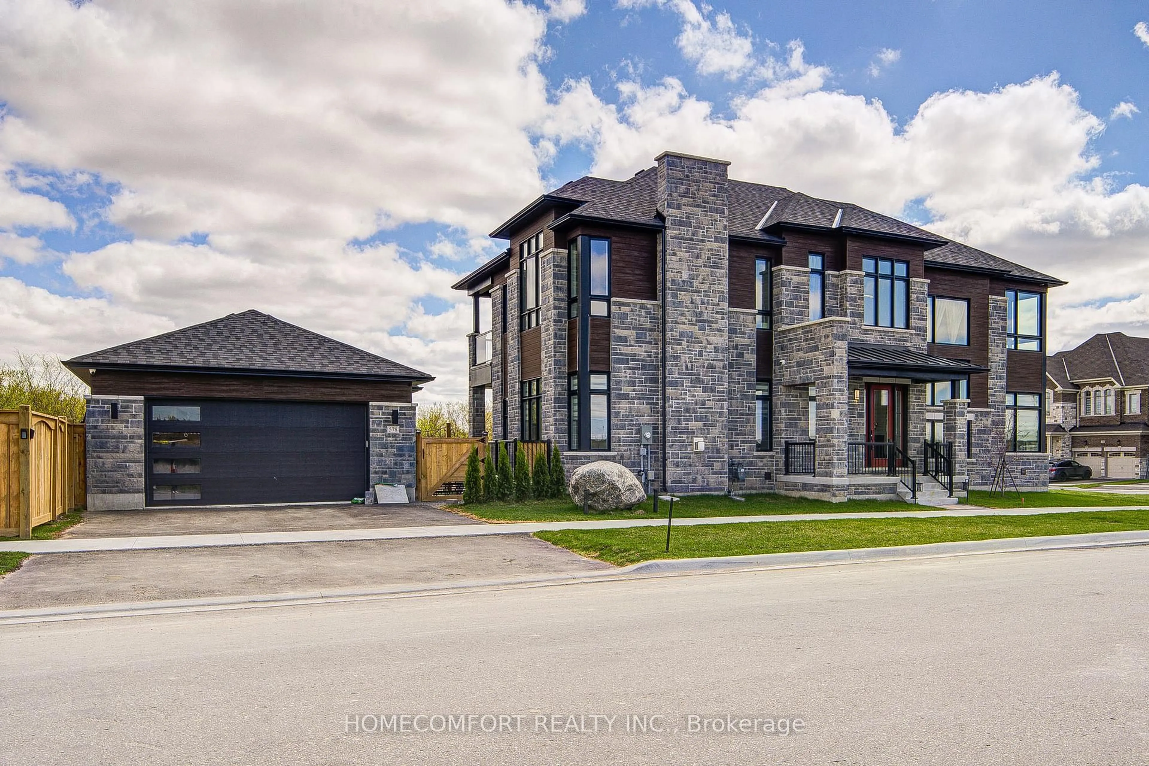 Home with brick exterior material, street for 578 Baker Hill Blvd, Whitchurch-Stouffville Ontario L4A 0T8