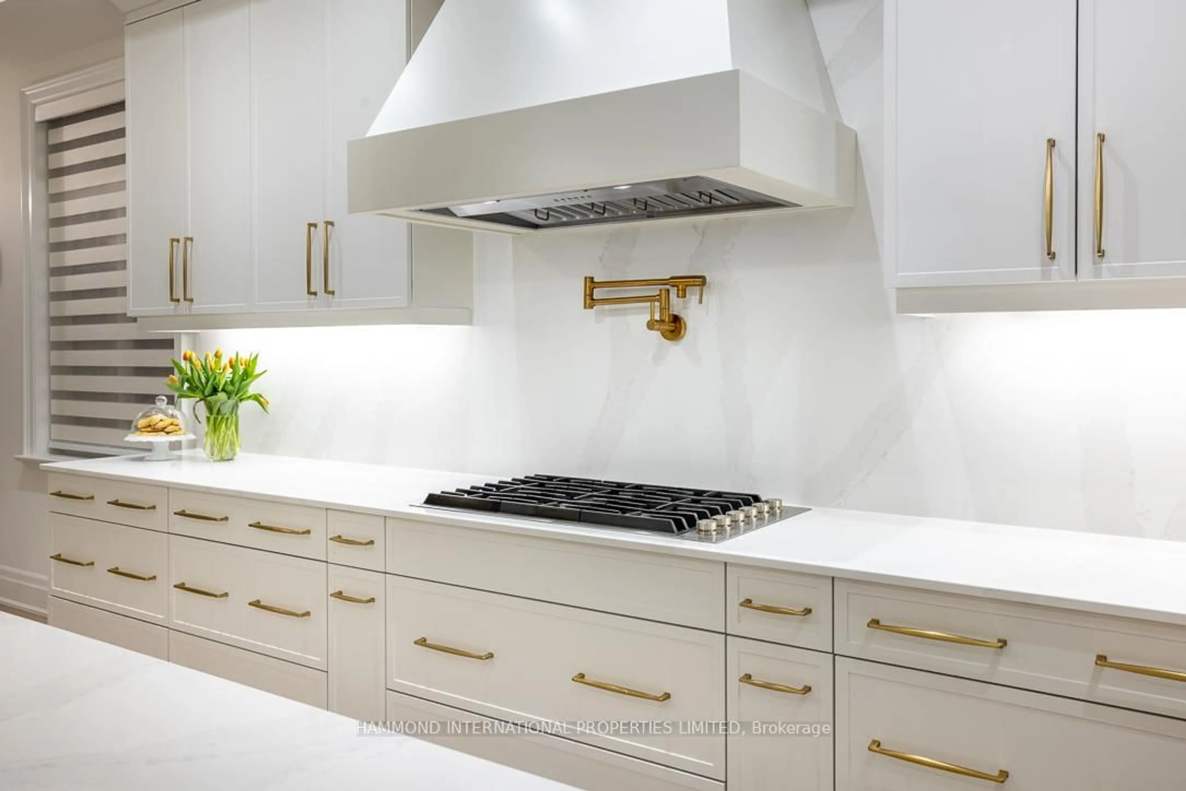 Contemporary kitchen, ceramic/tile floor for 41 Deerhaven Cres, Vaughan Ontario L4L 1A6