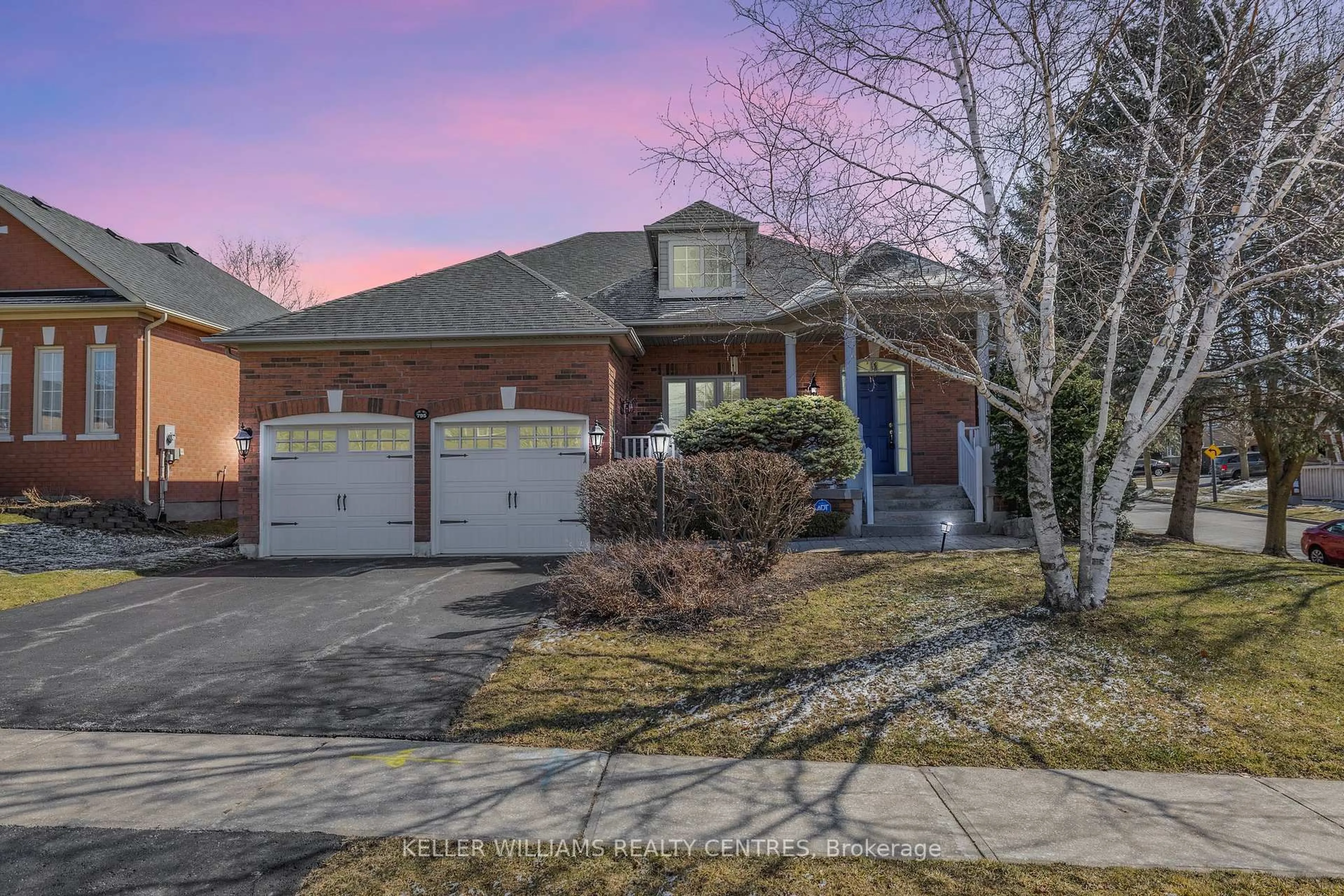 Home with brick exterior material, street for 795 Foxcroft Blvd, Newmarket Ontario L3X 1M8
