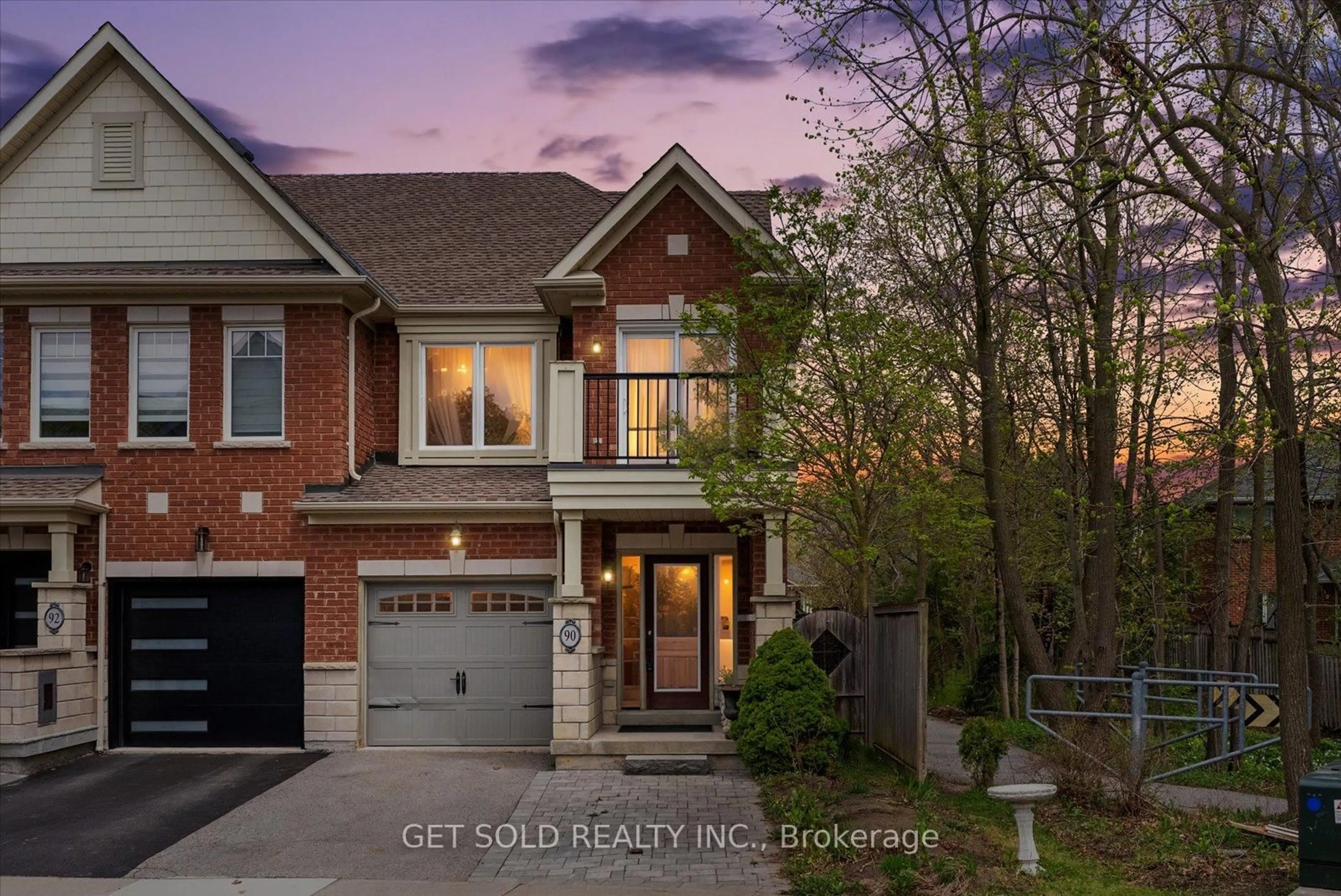 Home with brick exterior material, street for 90 Expedition Cres, Whitchurch-Stouffville Ontario L4A 0T1