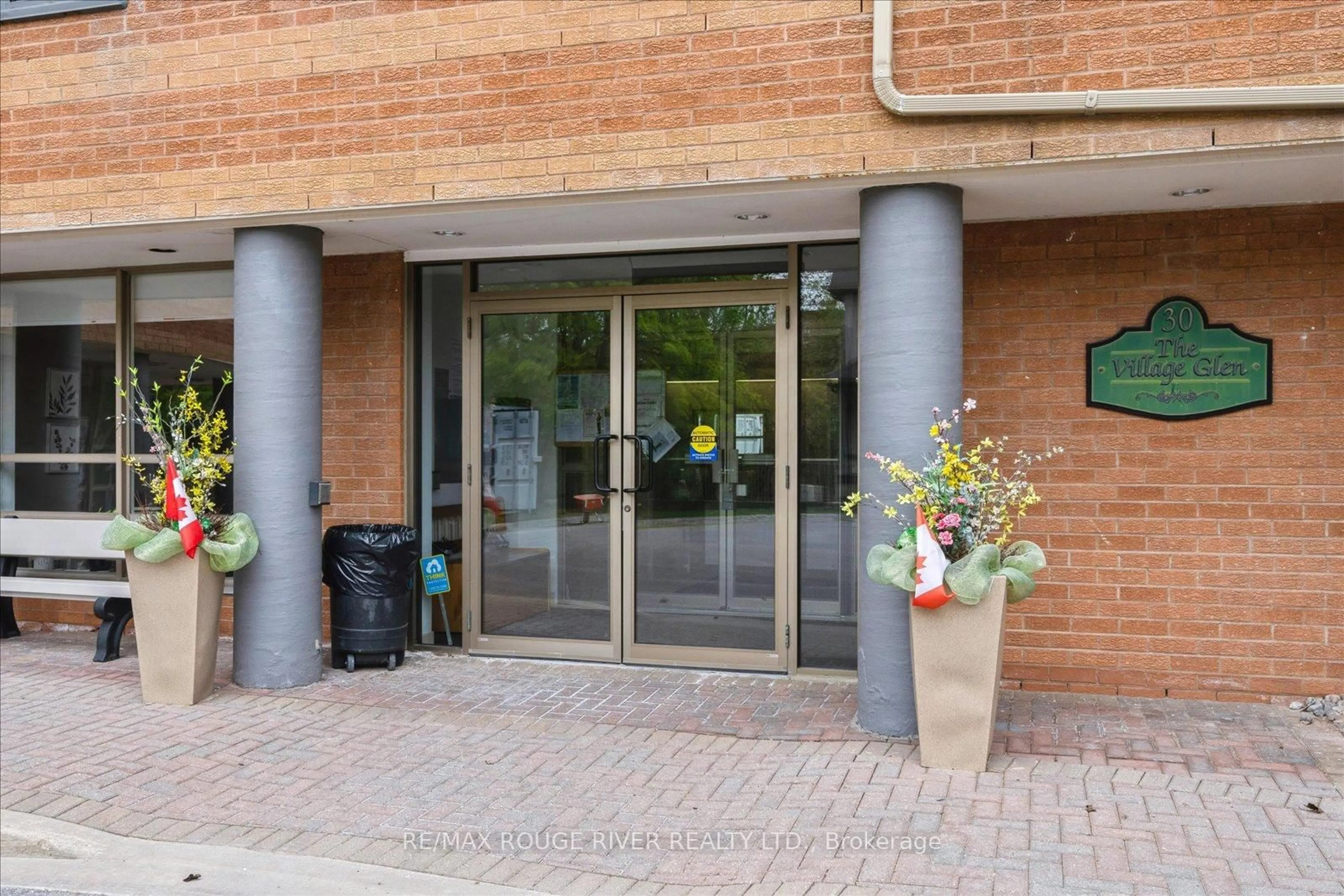 Indoor foyer for 30 Wilson St #210, Markham Ontario L3P 1N1