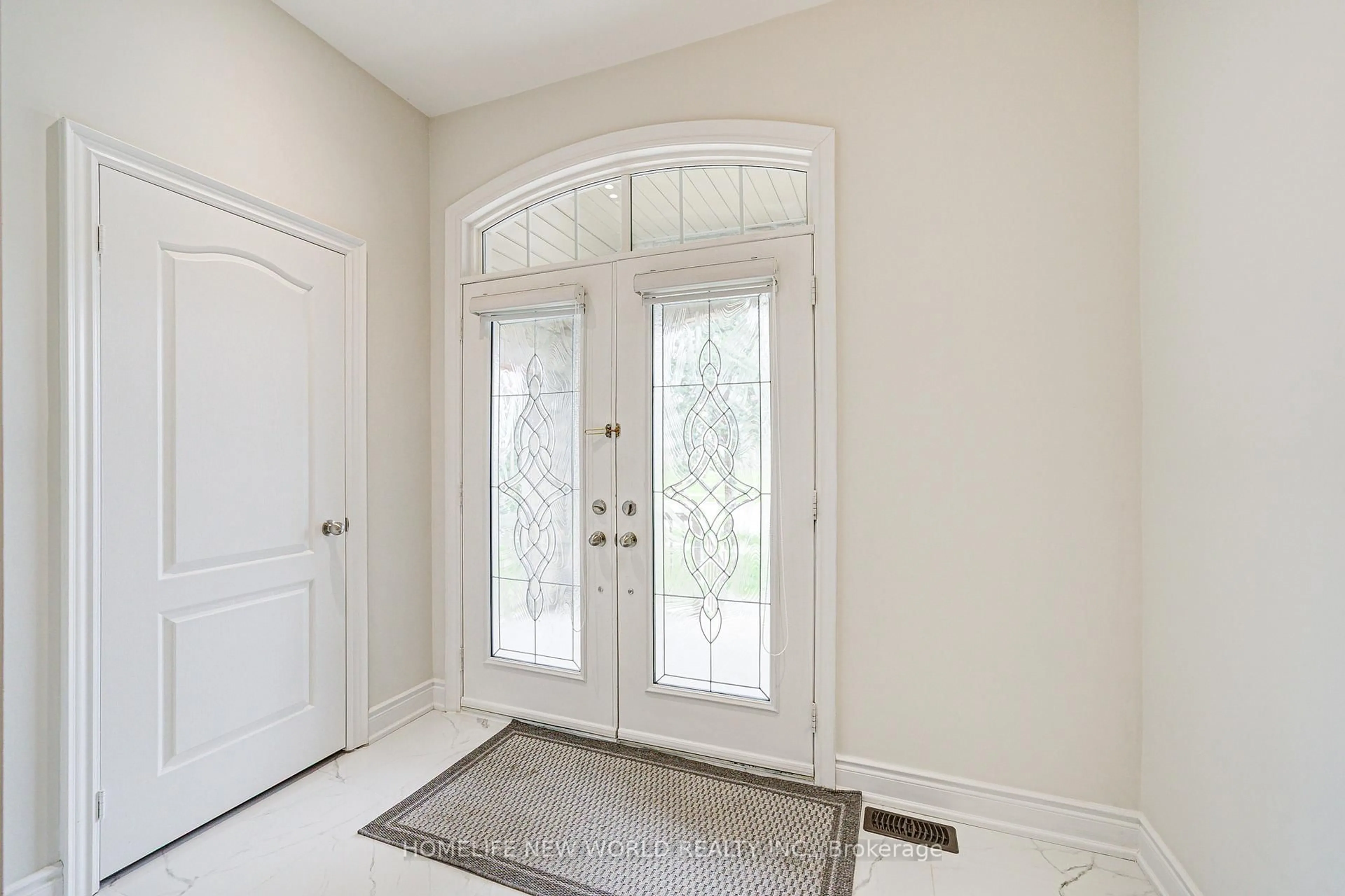 Indoor entryway for 86 Valley Vista Dr, Vaughan Ontario L6A 0Z3