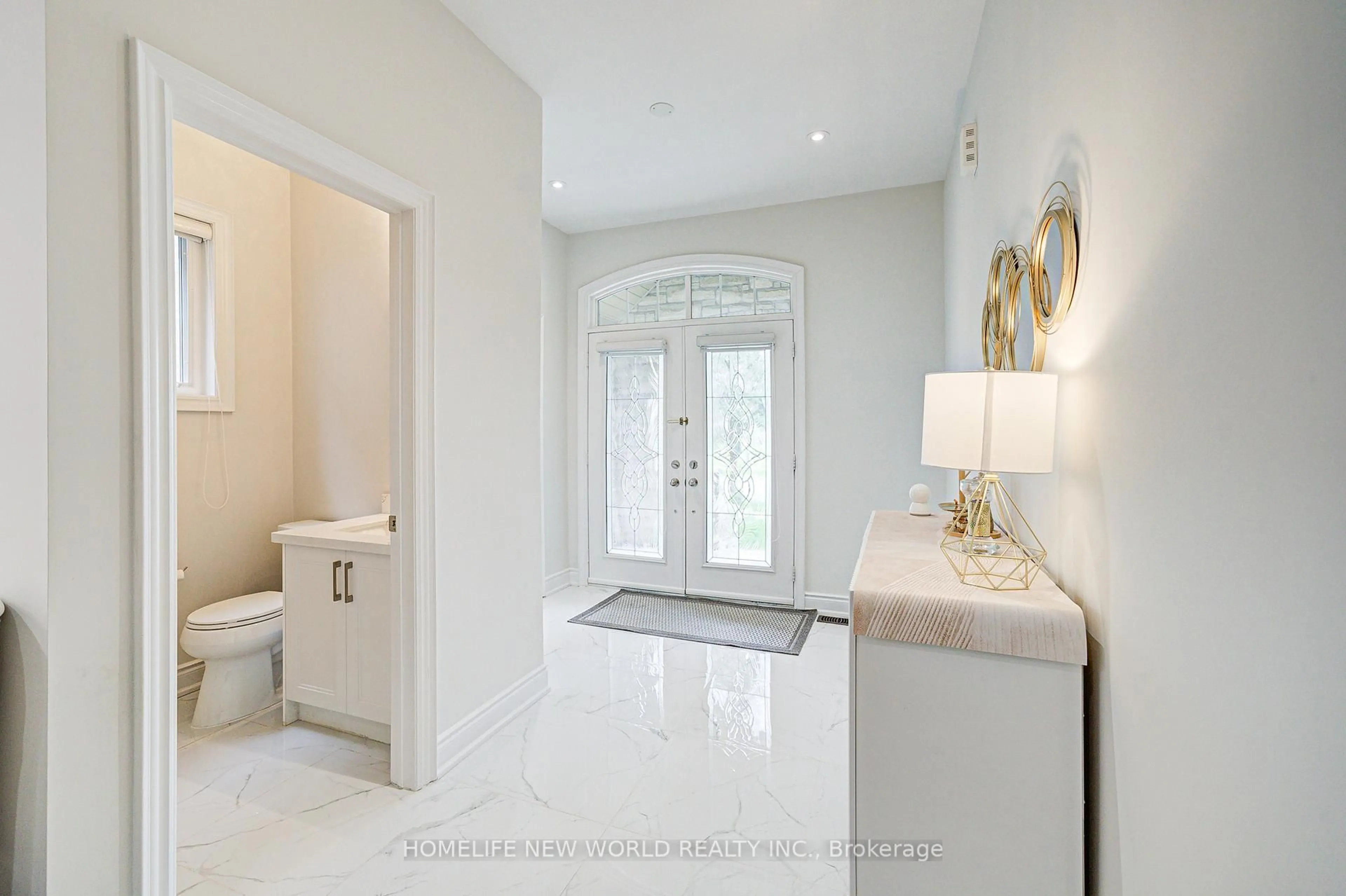 Indoor entryway for 86 Valley Vista Dr, Vaughan Ontario L6A 0Z3