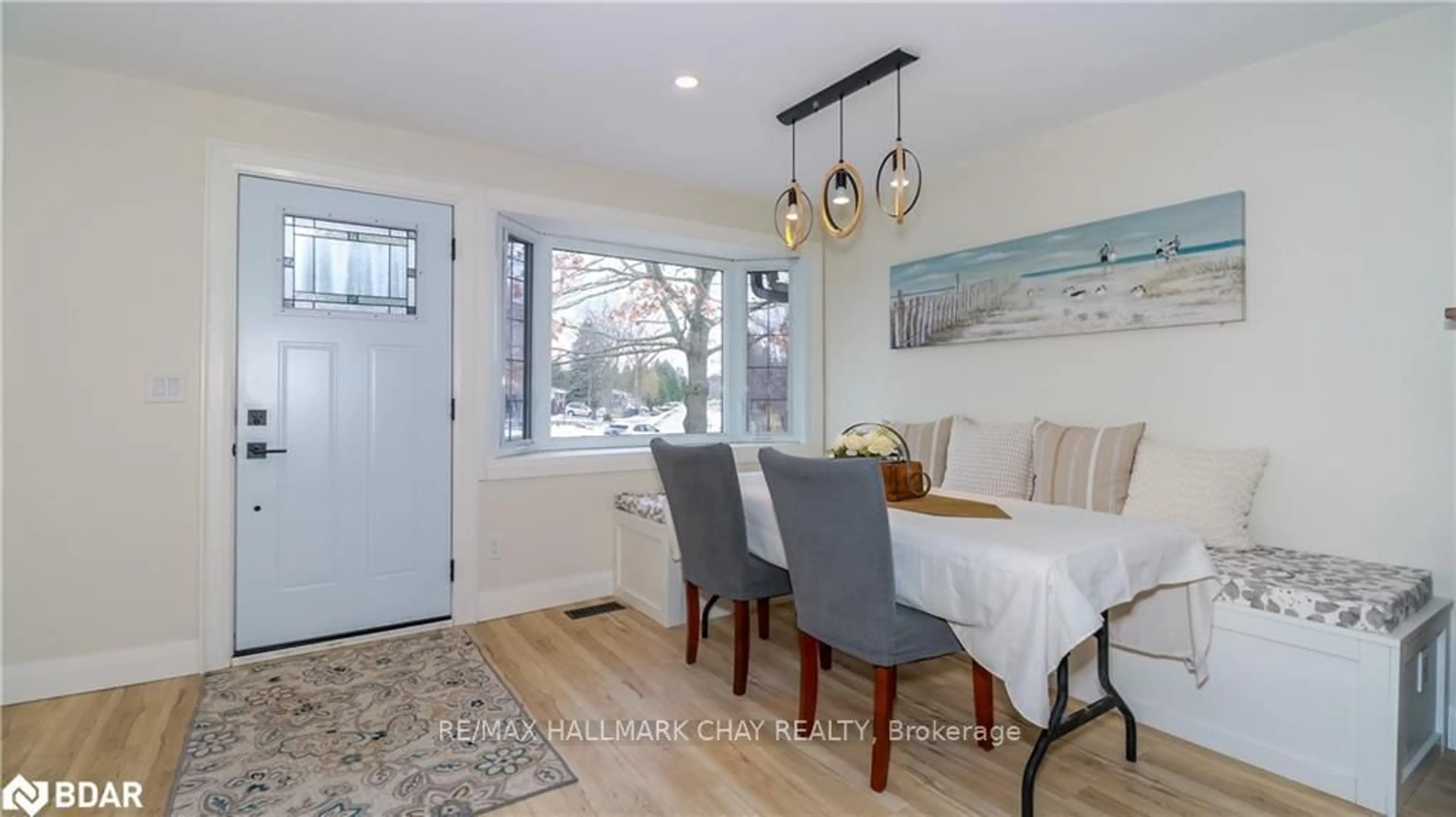 Dining room, unknown for 255 Calford St, Essa Ontario L0M 1B0