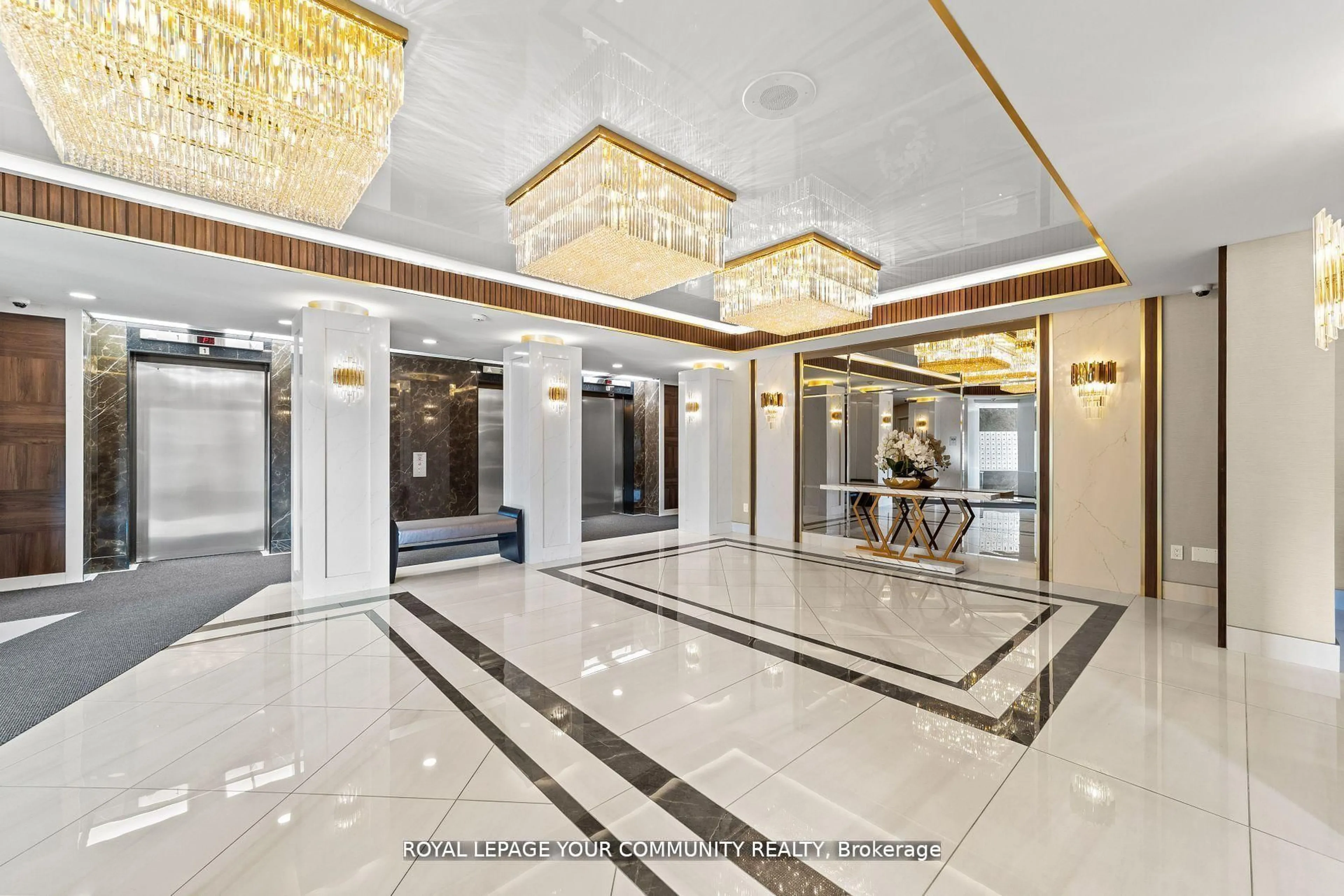 Indoor foyer for 7420 Bathurst St #503, Vaughan Ontario L4J 6X4