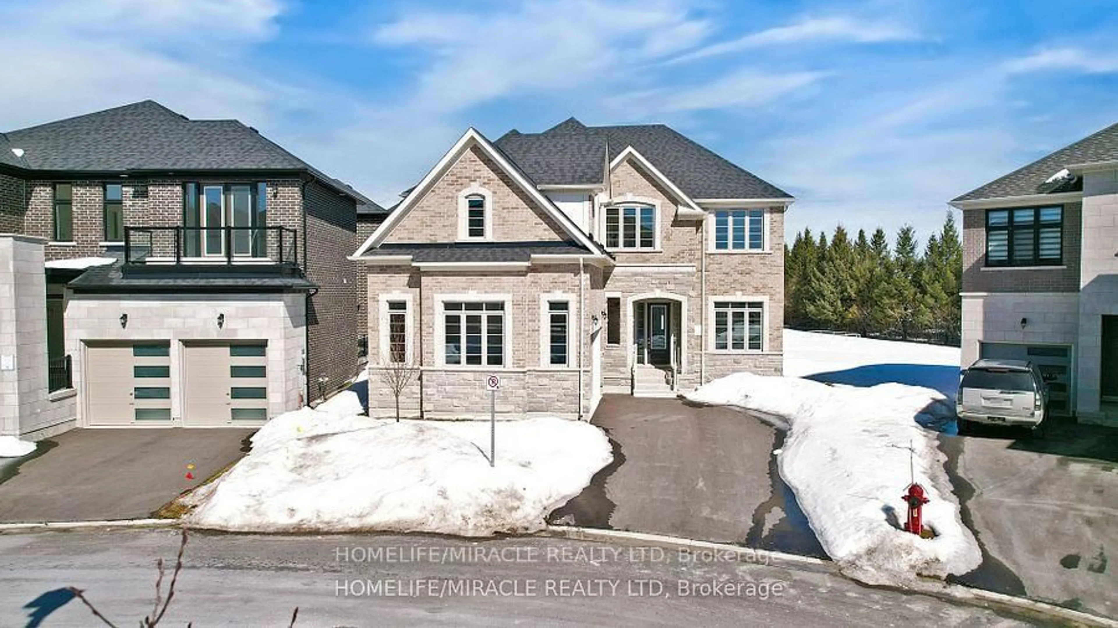Home with brick exterior material, street for 21 Joiner Circ, Whitchurch-Stouffville Ontario L4A 4W9