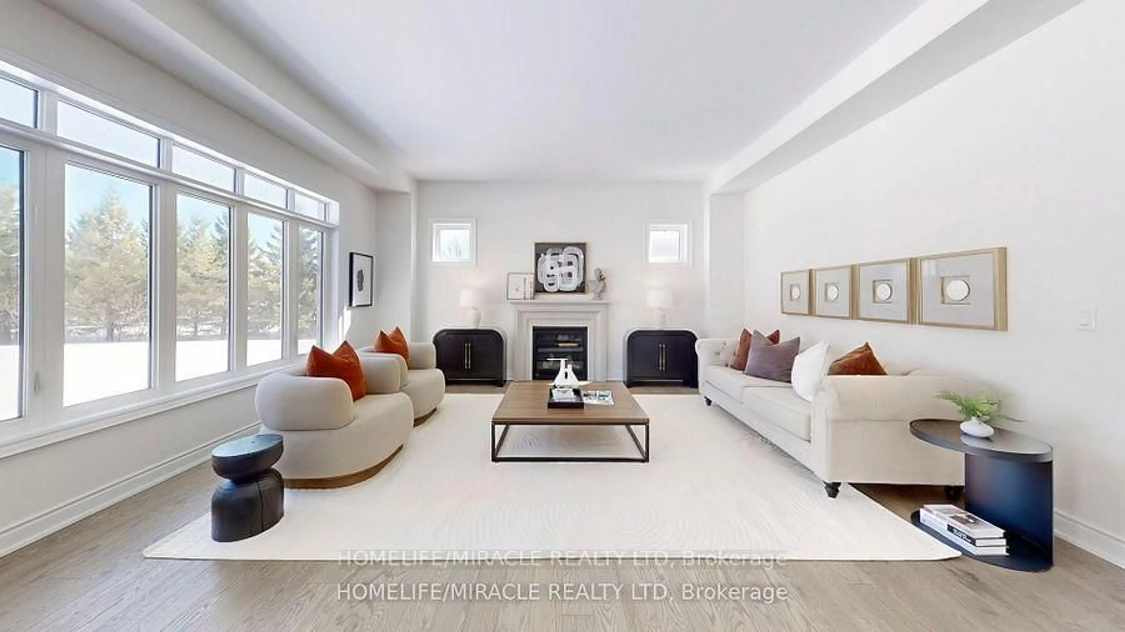 Living room with furniture, ceramic/tile floor for 21 Joiner Circ, Whitchurch-Stouffville Ontario L4A 4W9