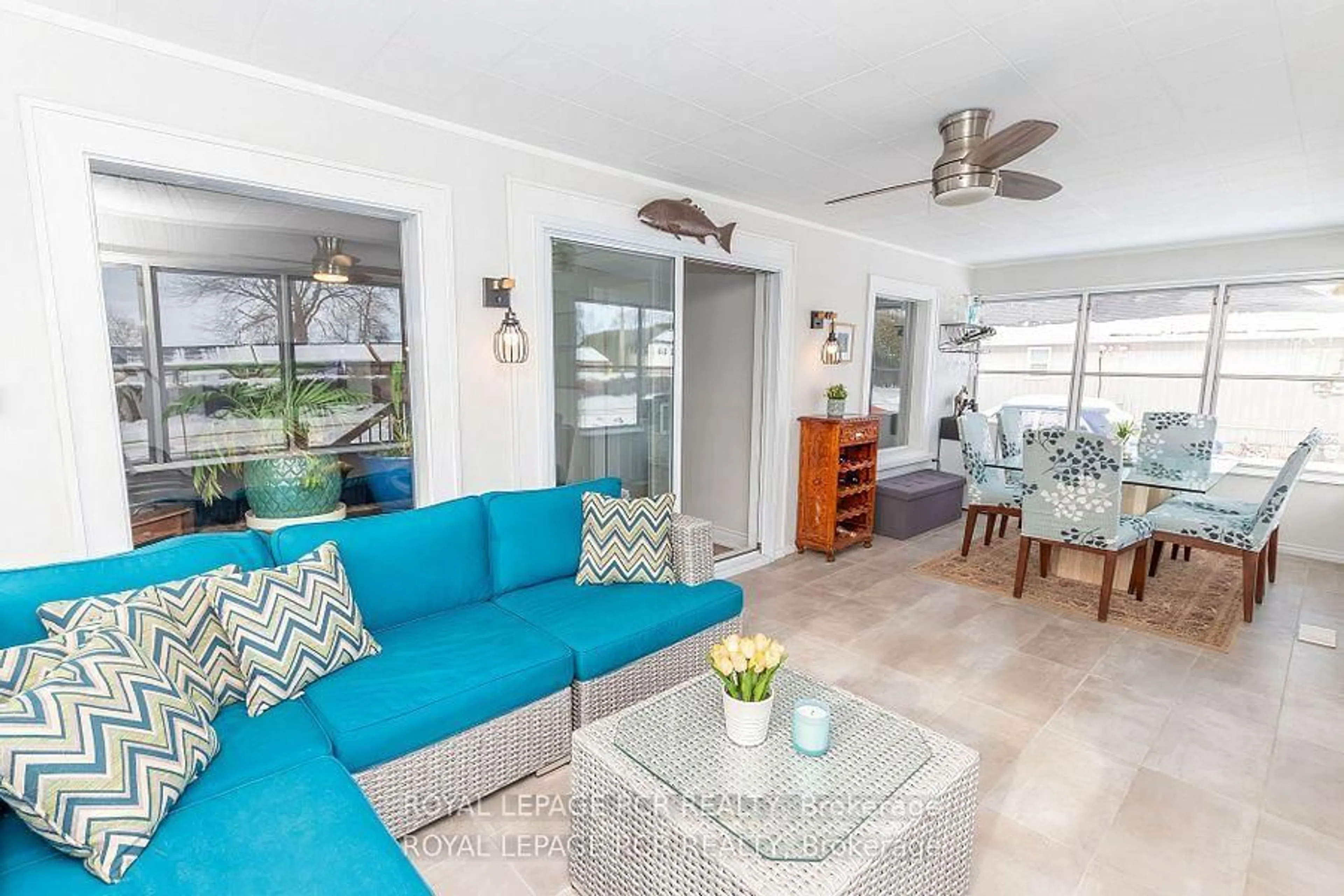 Living room with furniture, unknown for 1526 Houston Ave, Innisfil Ontario L9S 4M7