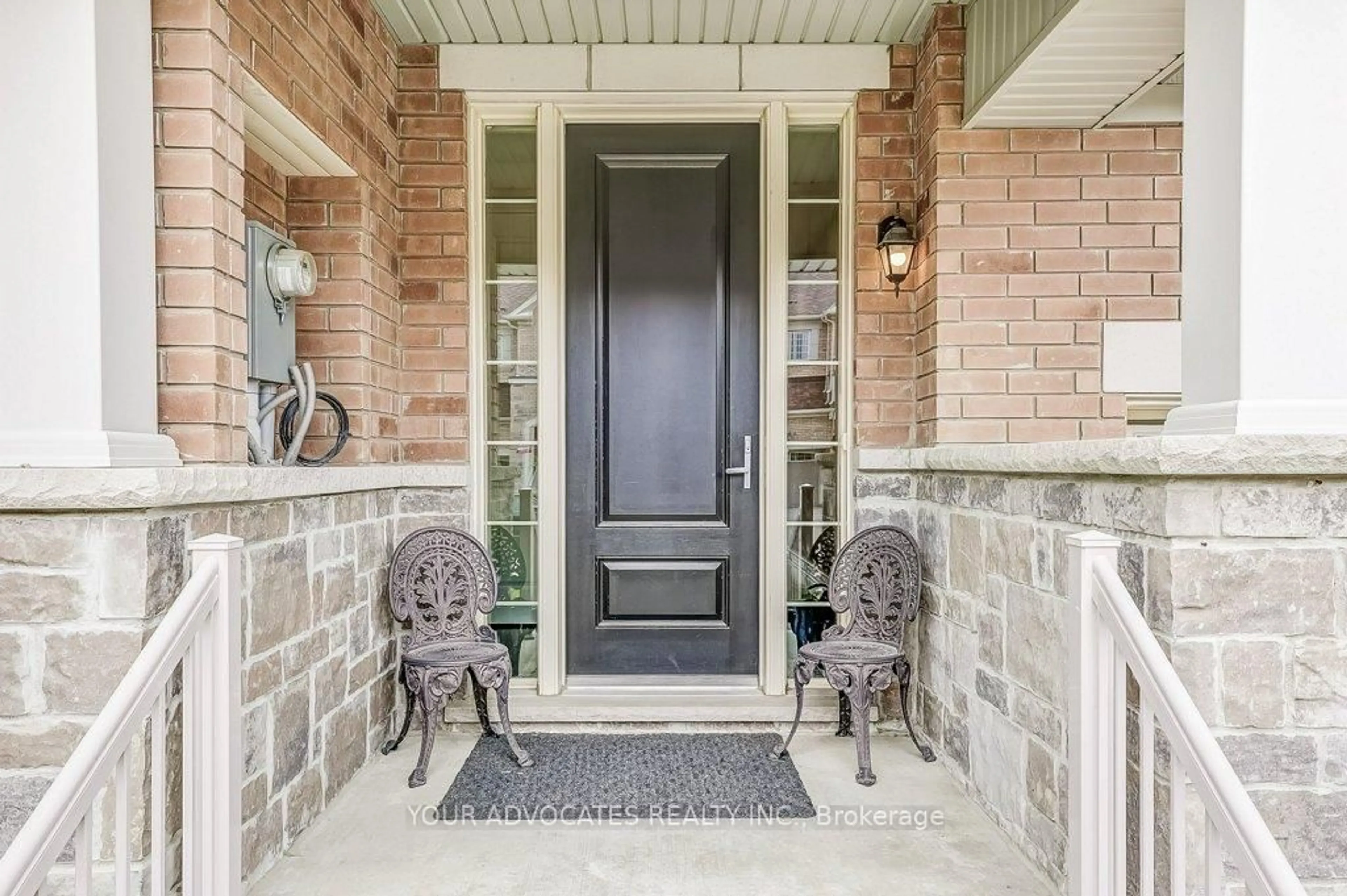 Indoor entryway for 60 Drizzel Cres, Richmond Hill Ontario L4E 1G8