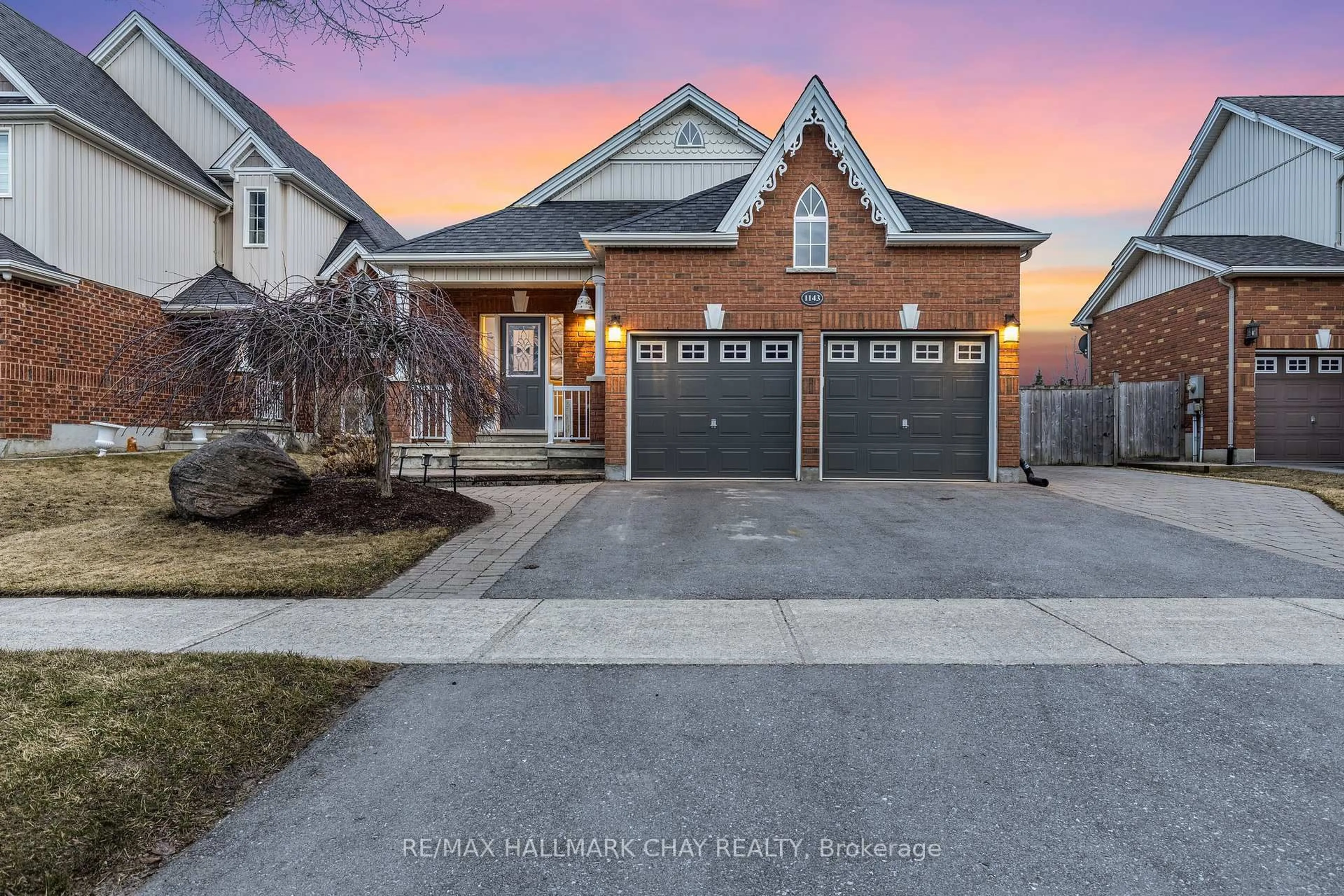 Home with brick exterior material, street for 1143 Booth Ave, Innisfil Ontario L9S 4W2