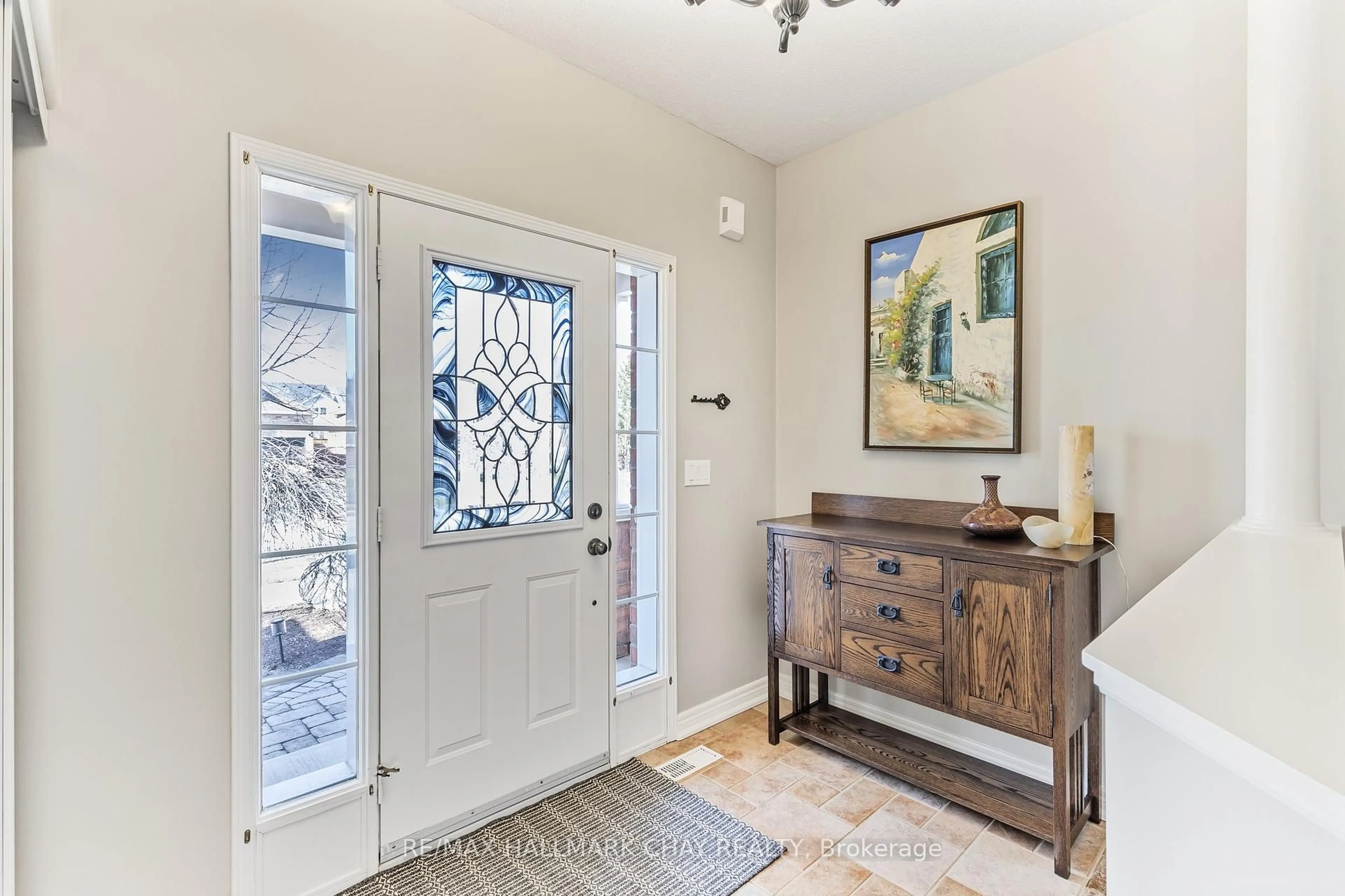 Indoor entryway for 1143 Booth Ave, Innisfil Ontario L9S 4W2