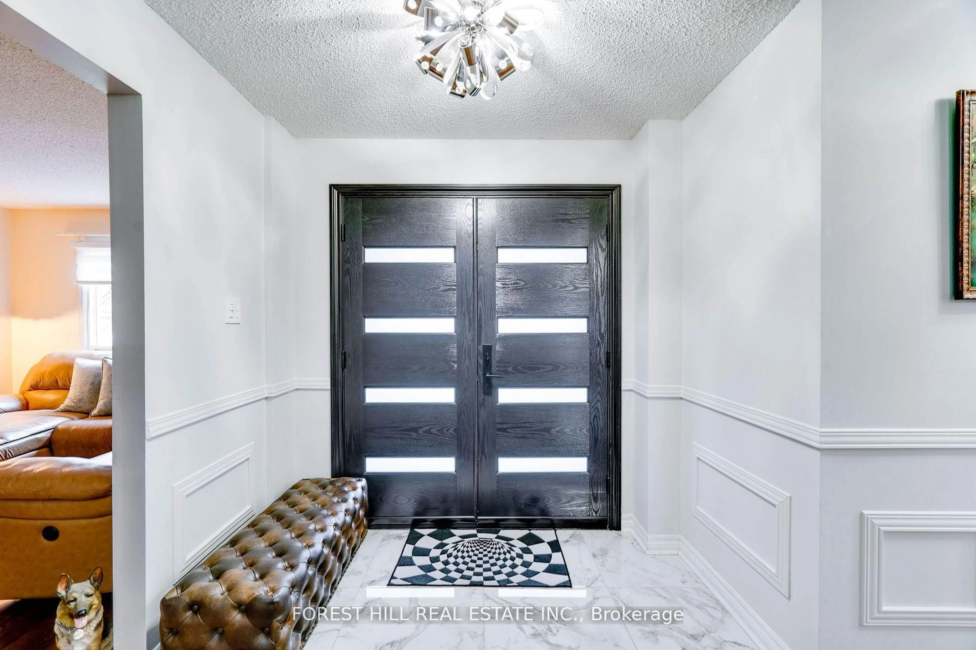 Indoor entryway for 48 Haskell Cres, Aurora Ontario L4G 5T3