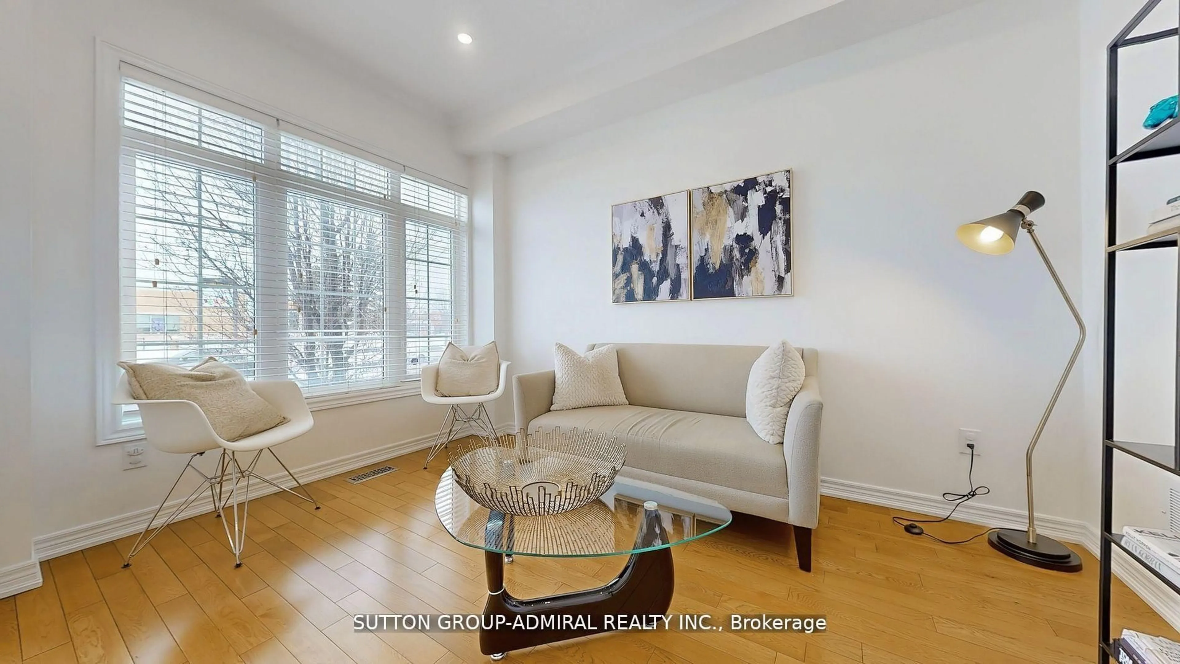 Living room with furniture, unknown for 9241 Bathurst St #5, Richmond Hill Ontario L4C 6C2