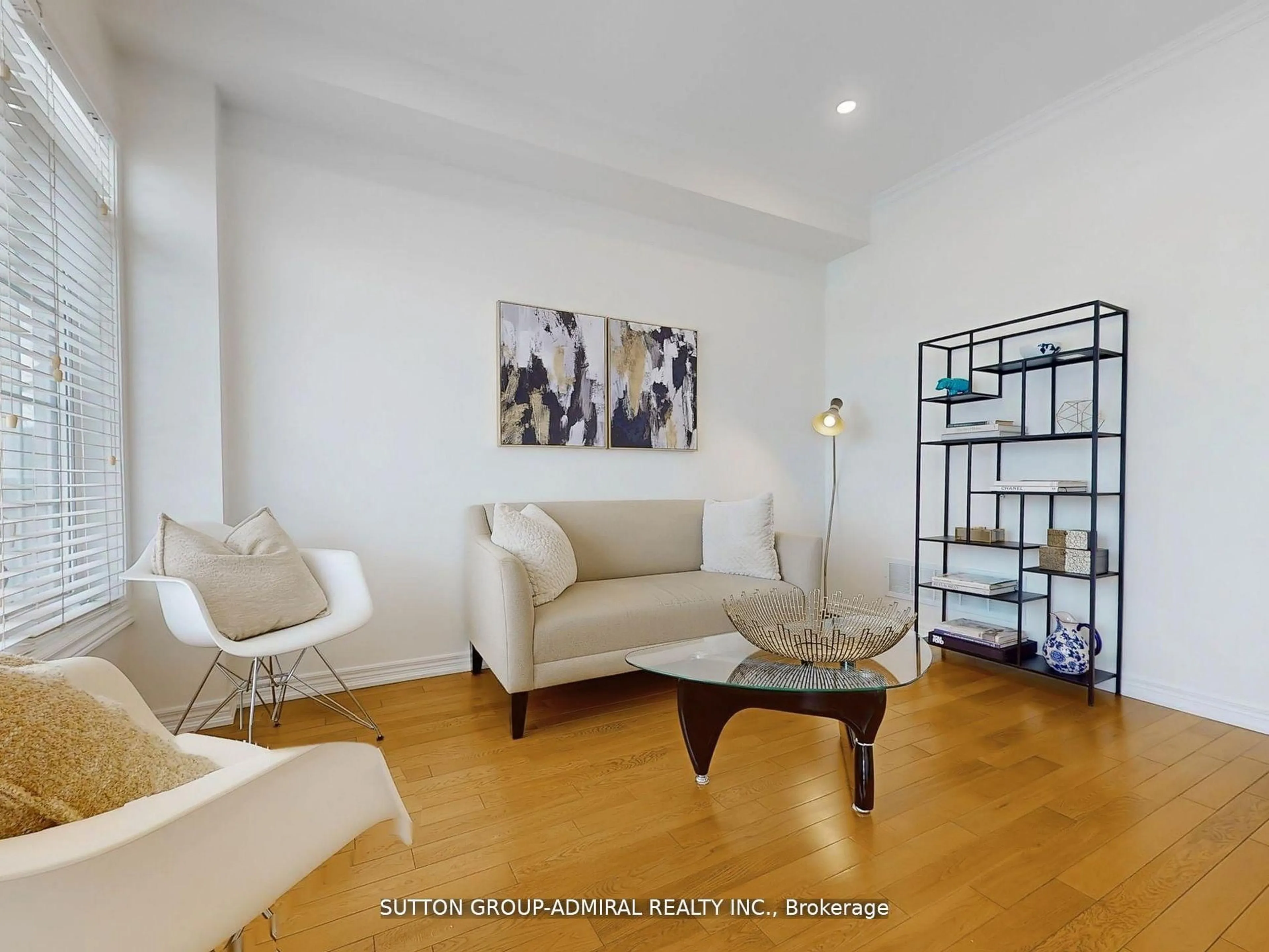 Living room with furniture, unknown for 9241 Bathurst St #5, Richmond Hill Ontario L4C 6C2