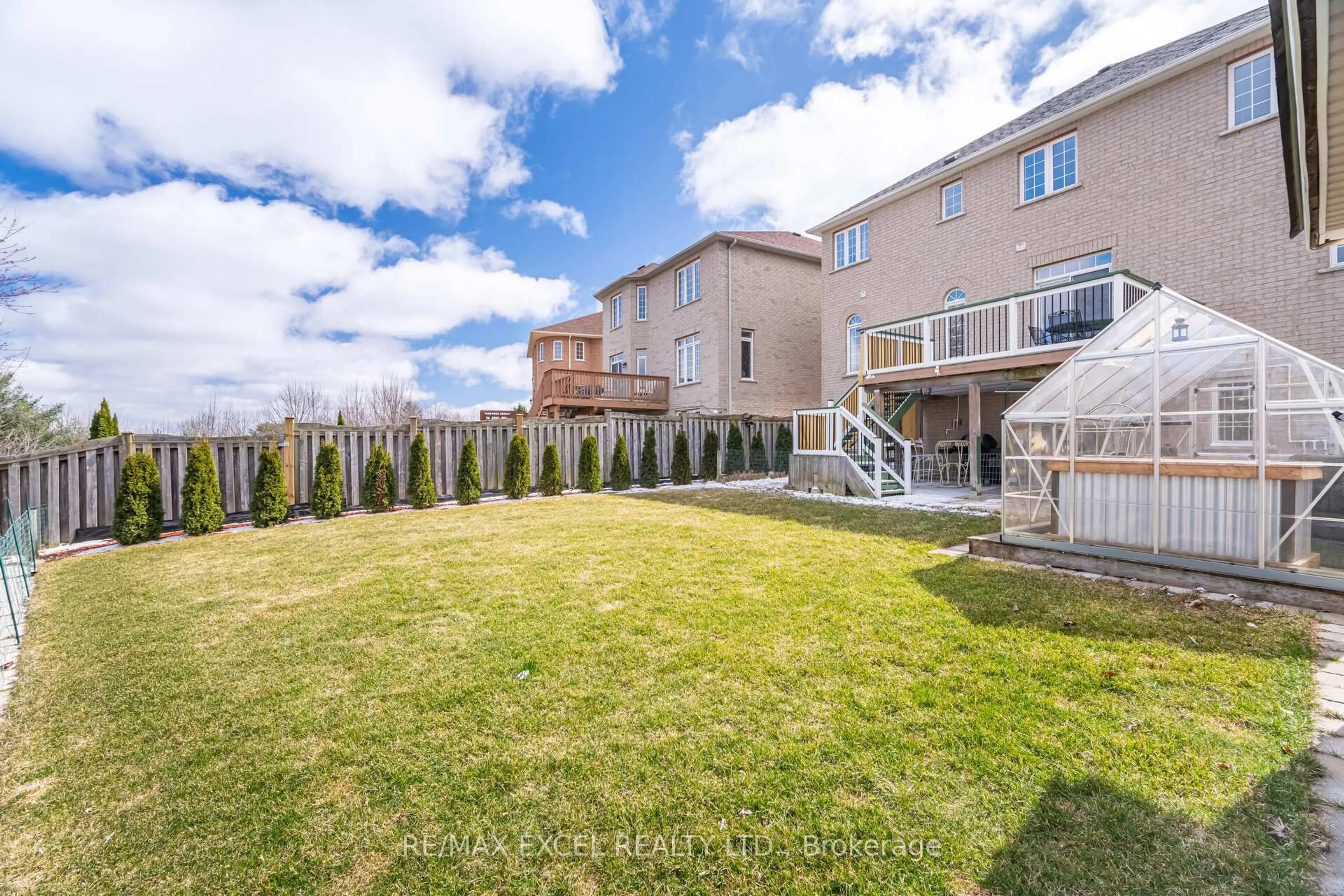 Patio, unknown for 29 Brass Dr, Richmond Hill Ontario L4E 4T3