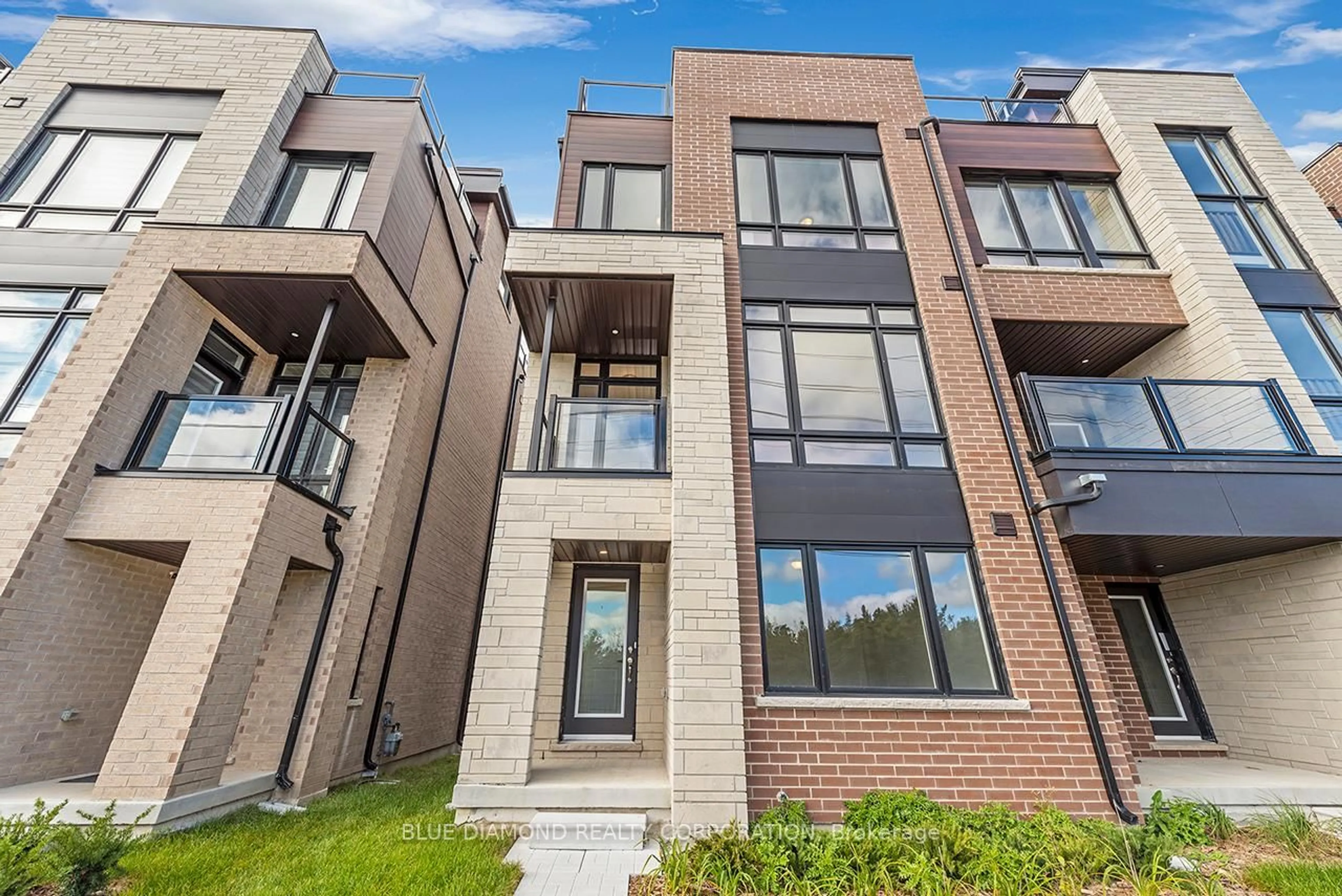 Home with brick exterior material, street for 41 Credit Lane, Richmond Hill Ontario L4E 1G9