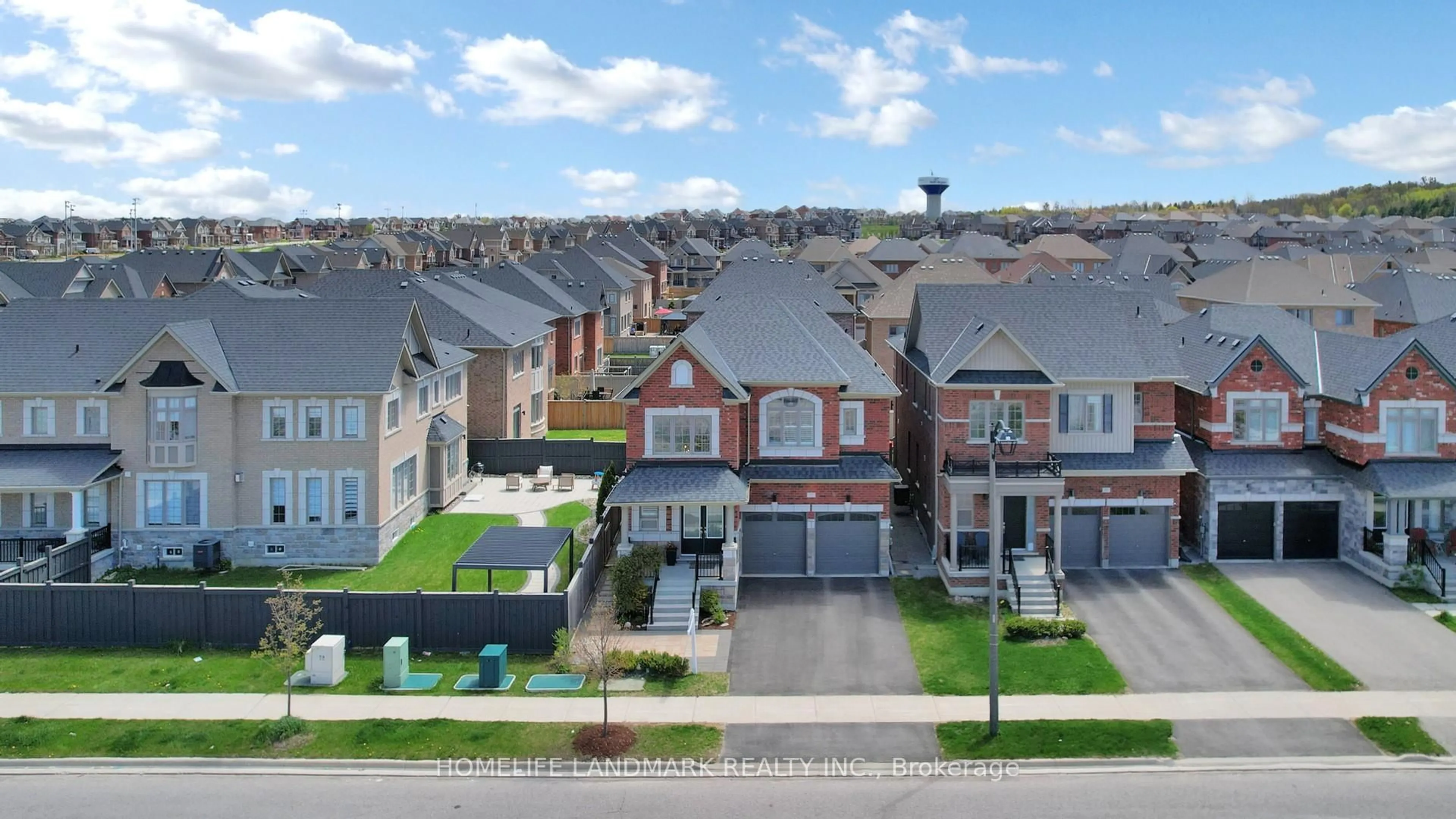 A pic from outside/outdoor area/front of a property/back of a property/a pic from drone, street for 51 Crimson King Way, East Gwillimbury Ontario L9N 0V1