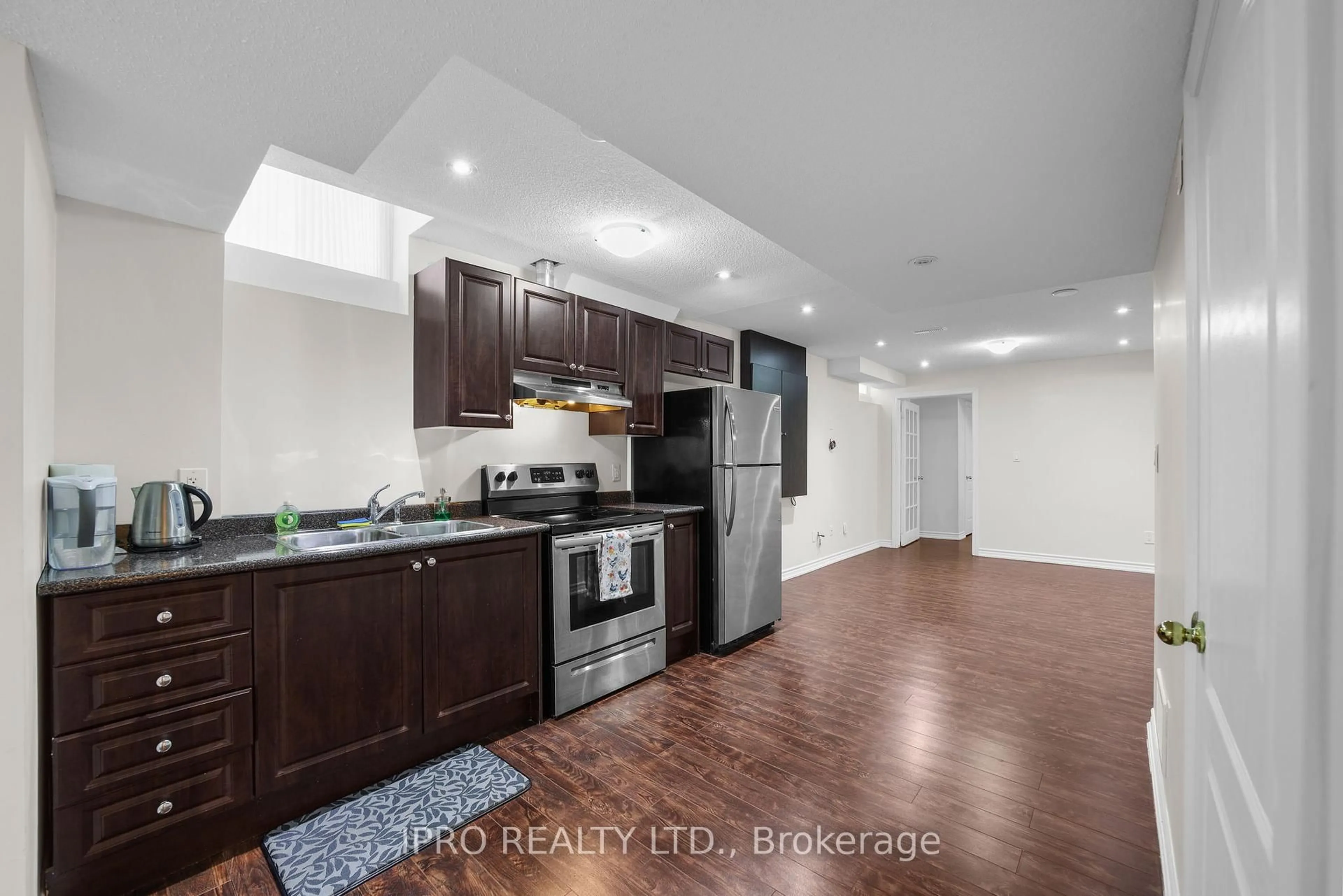 Open concept kitchen, wood/laminate floor for 111 Ostrovsky Rd, Vaughan Ontario L4H 0W1