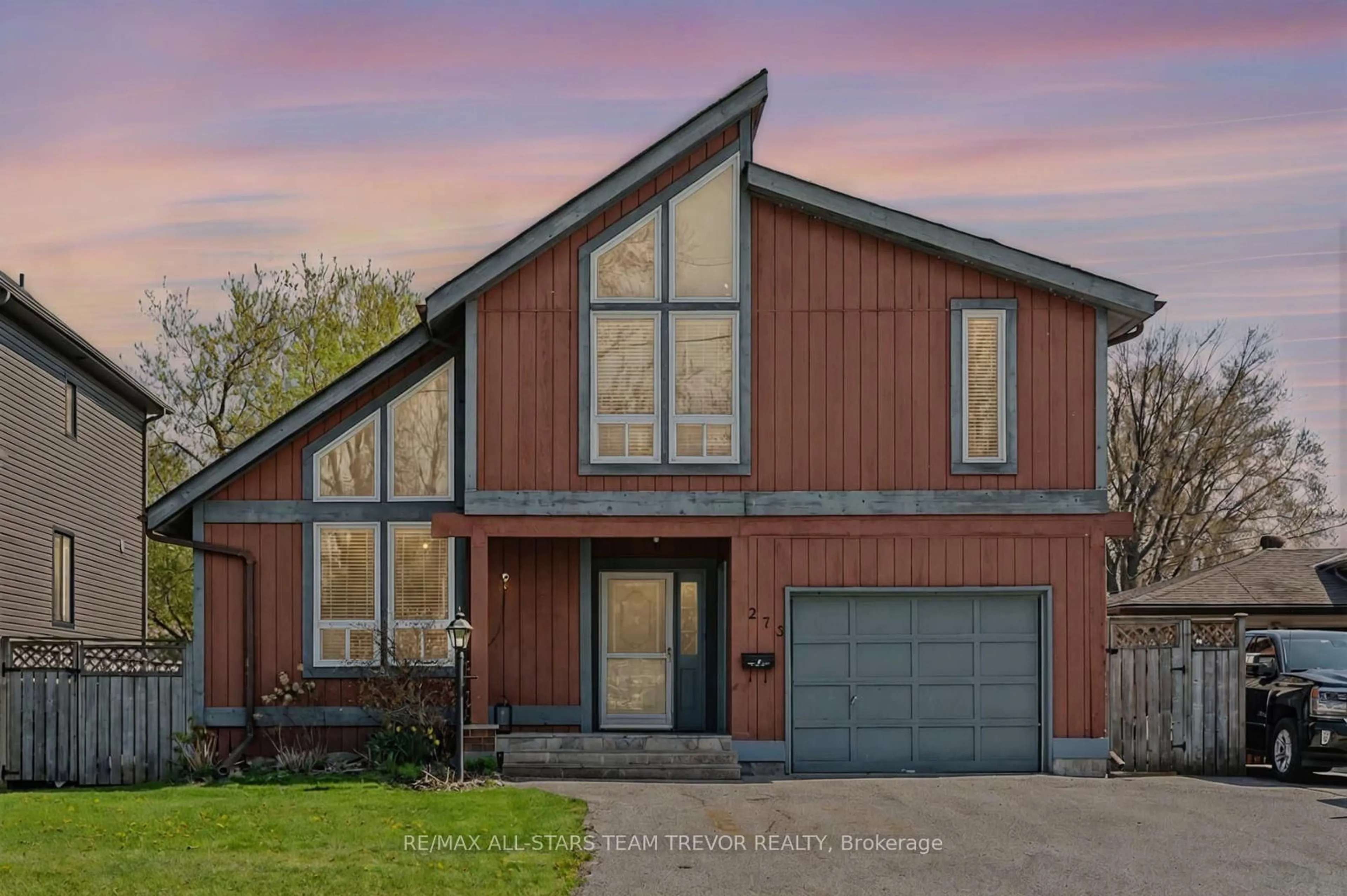 Home with brick exterior material, unknown for 273 Parkway Ave, Georgina Ontario L4P 2W1