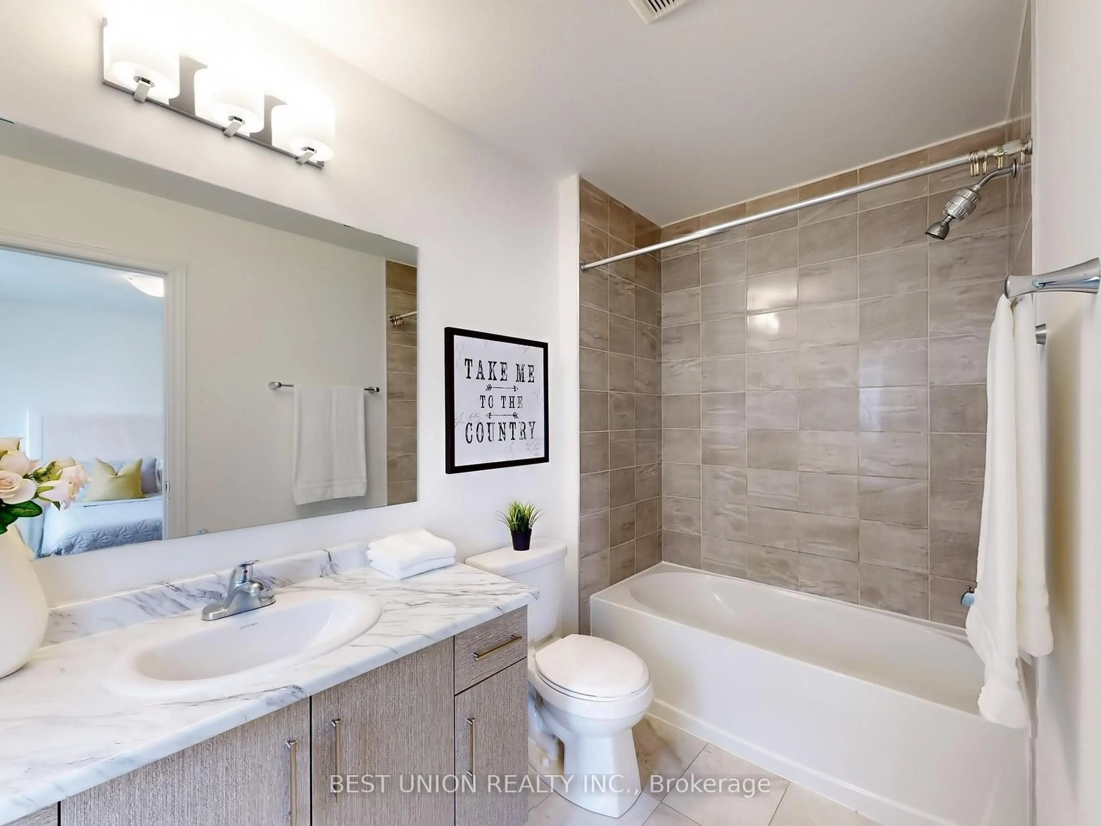Contemporary bathroom, ceramic/tile floor for 71 Imperial College Lane, Markham Ontario L6E 0V6