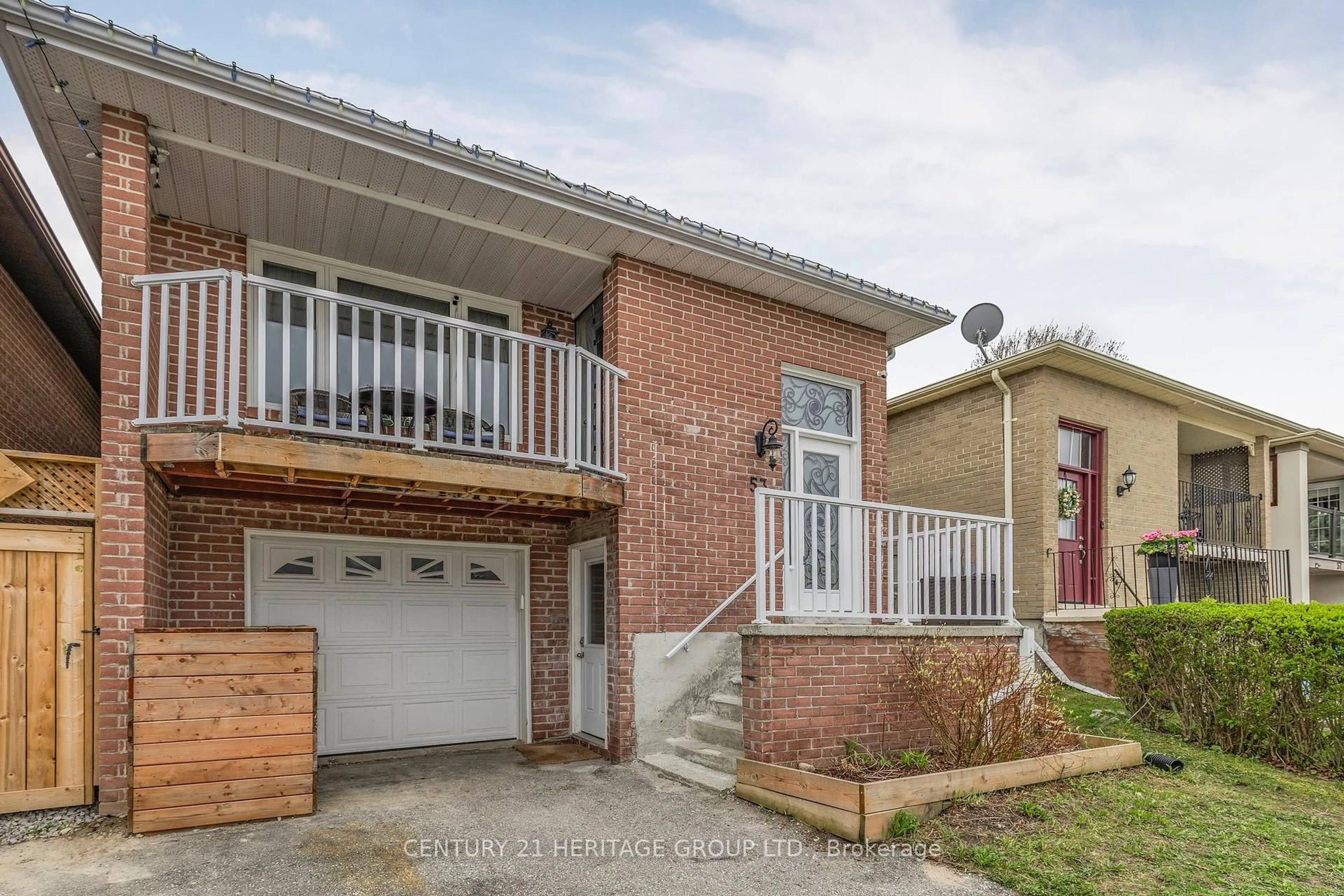 Home with brick exterior material, street for 53 Turner Crt, Bradford West Gwillimbury Ontario L3Z 2W7