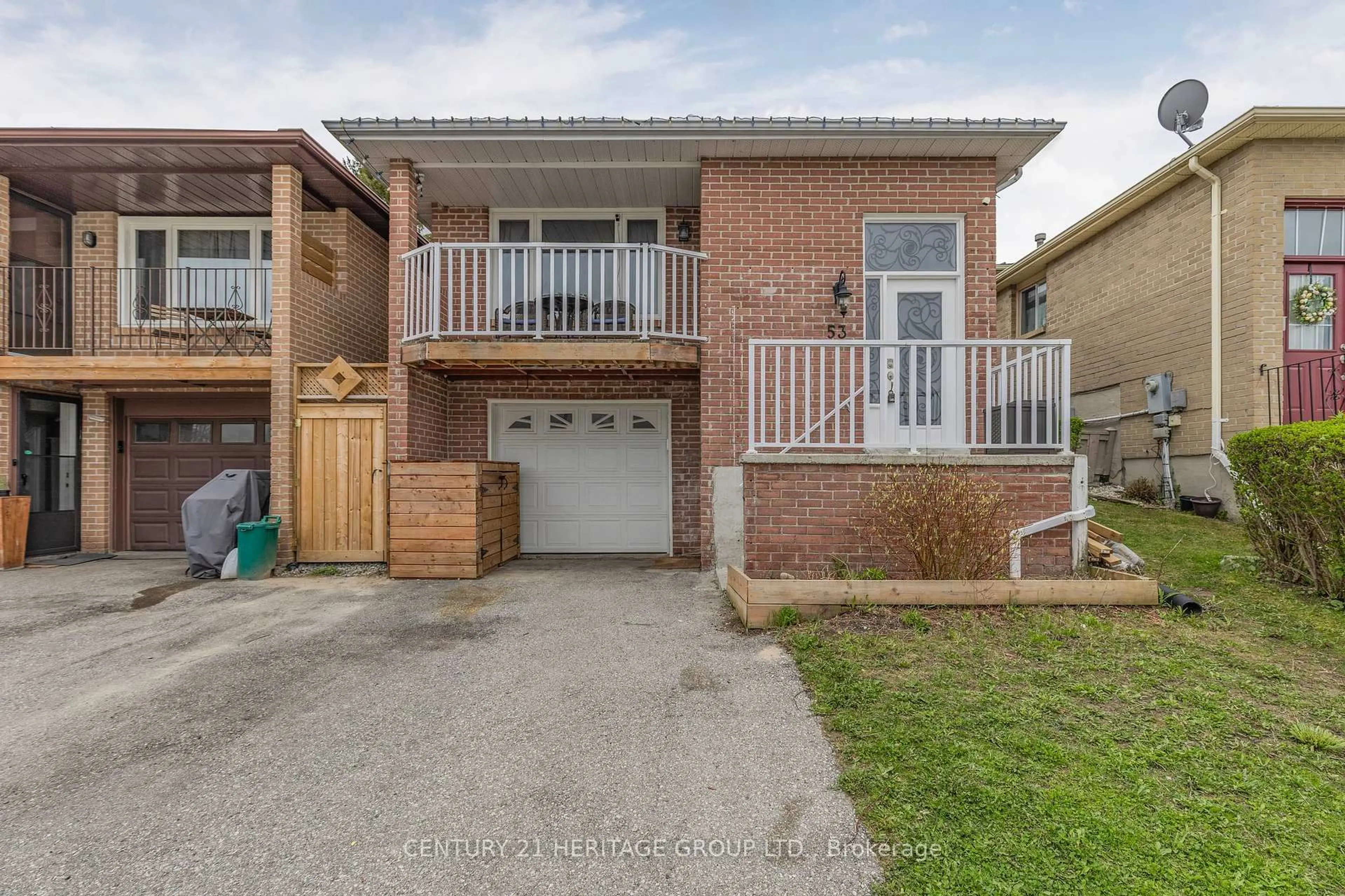 Home with brick exterior material, street for 53 Turner Crt, Bradford West Gwillimbury Ontario L3Z 2W7