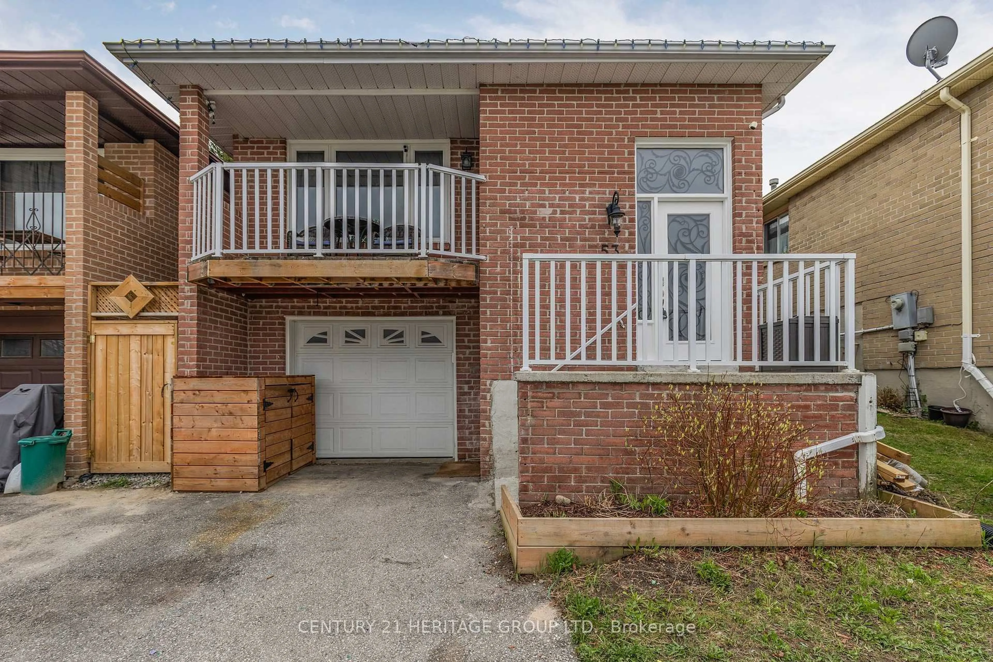Home with brick exterior material, street for 53 Turner Crt, Bradford West Gwillimbury Ontario L3Z 2W7