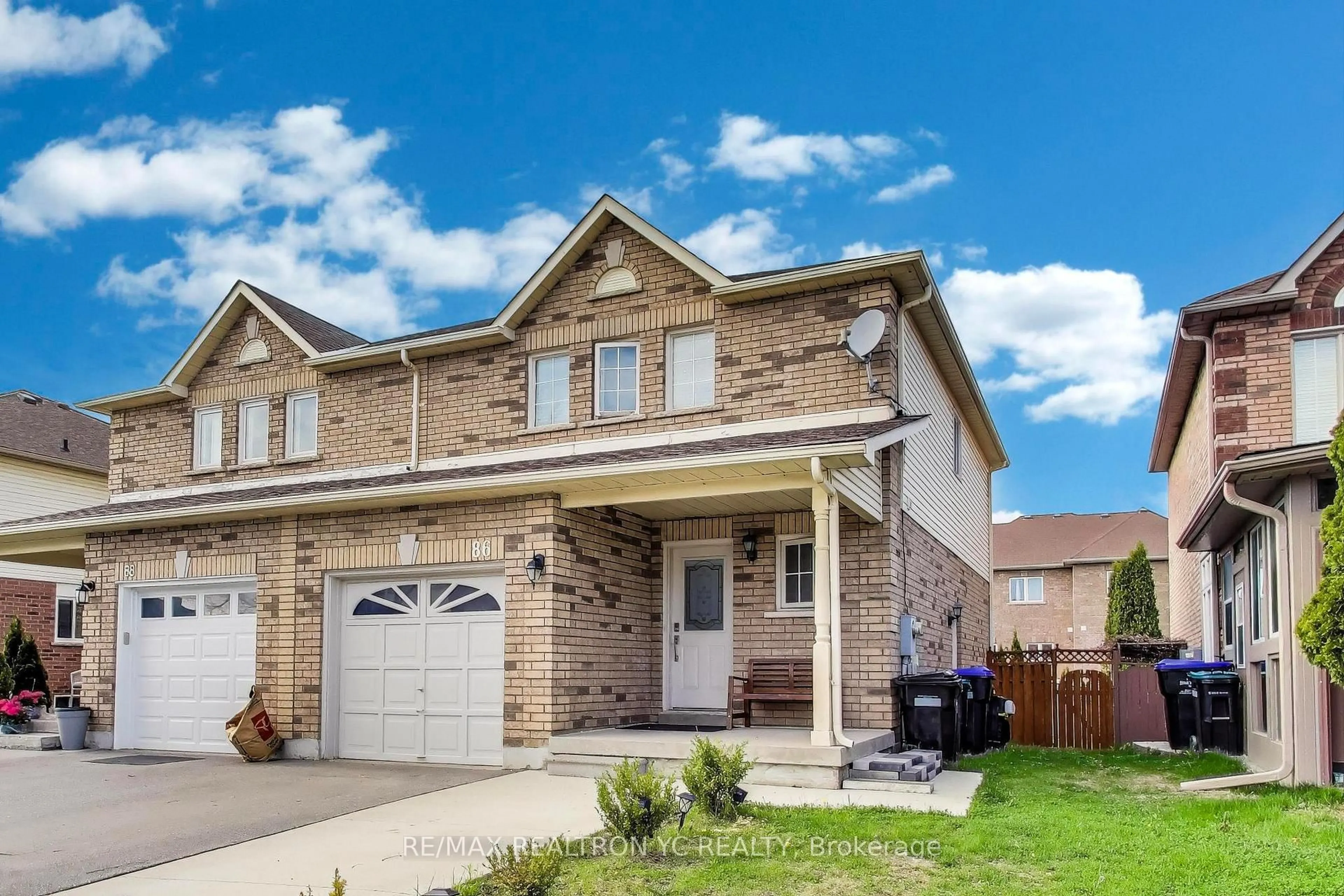 Home with brick exterior material, street for 86 Breeze Dr, Bradford West Gwillimbury Ontario L3Z 3A5