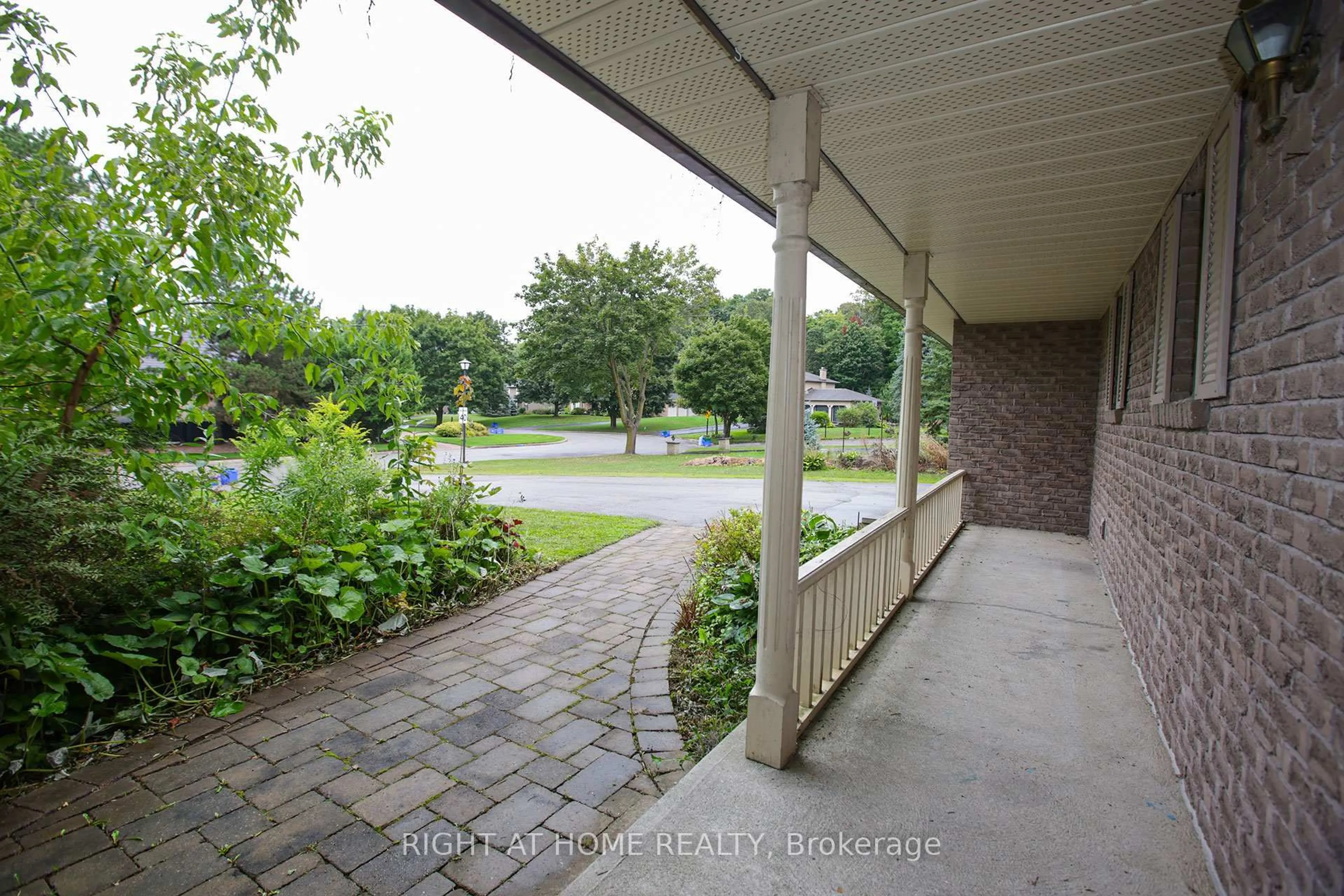 Patio, unknown for 42 William St, East Gwillimbury Ontario L0G 1V0