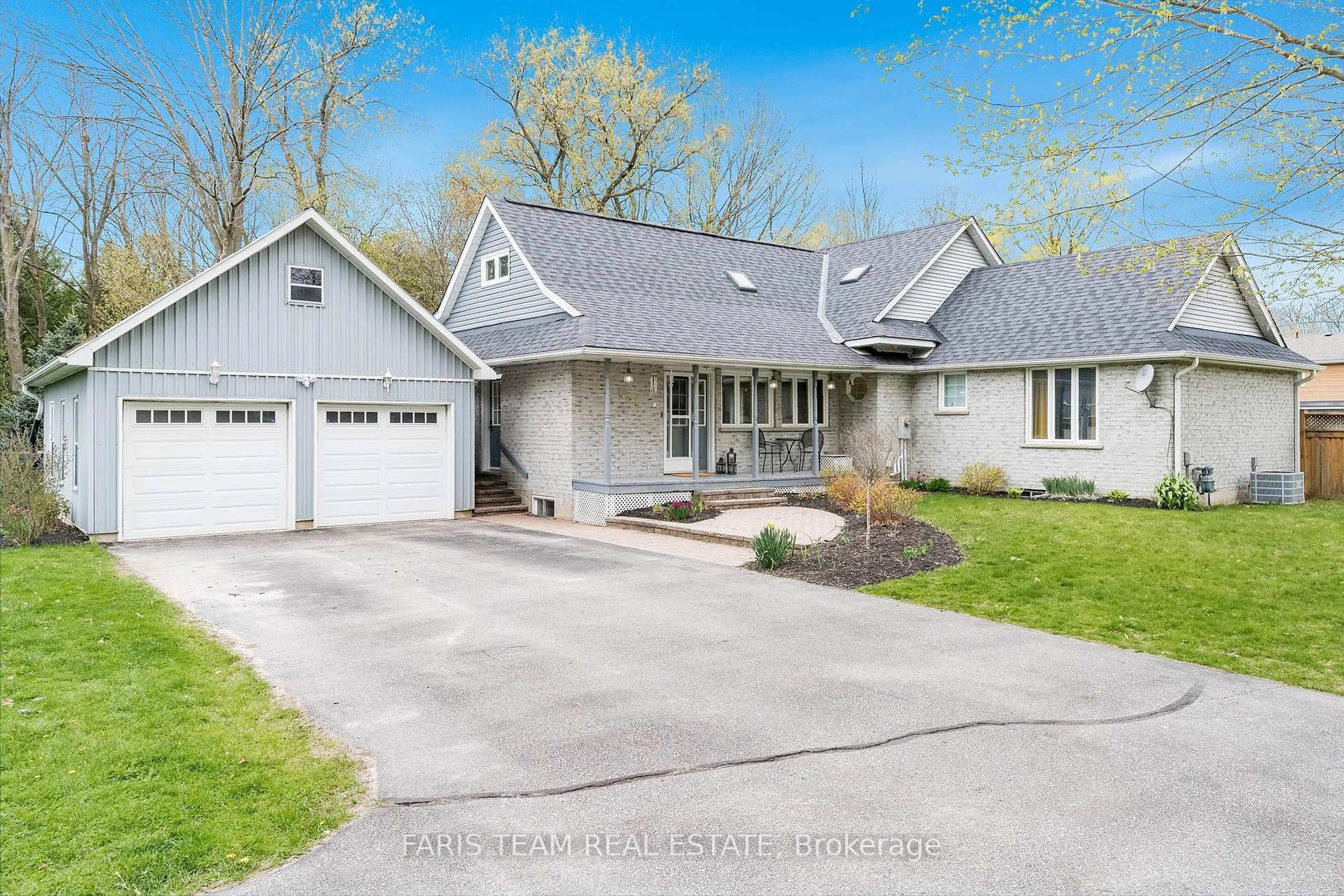 Home with vinyl exterior material, street for 121 Graham St, Essa Ontario L0M 1B0