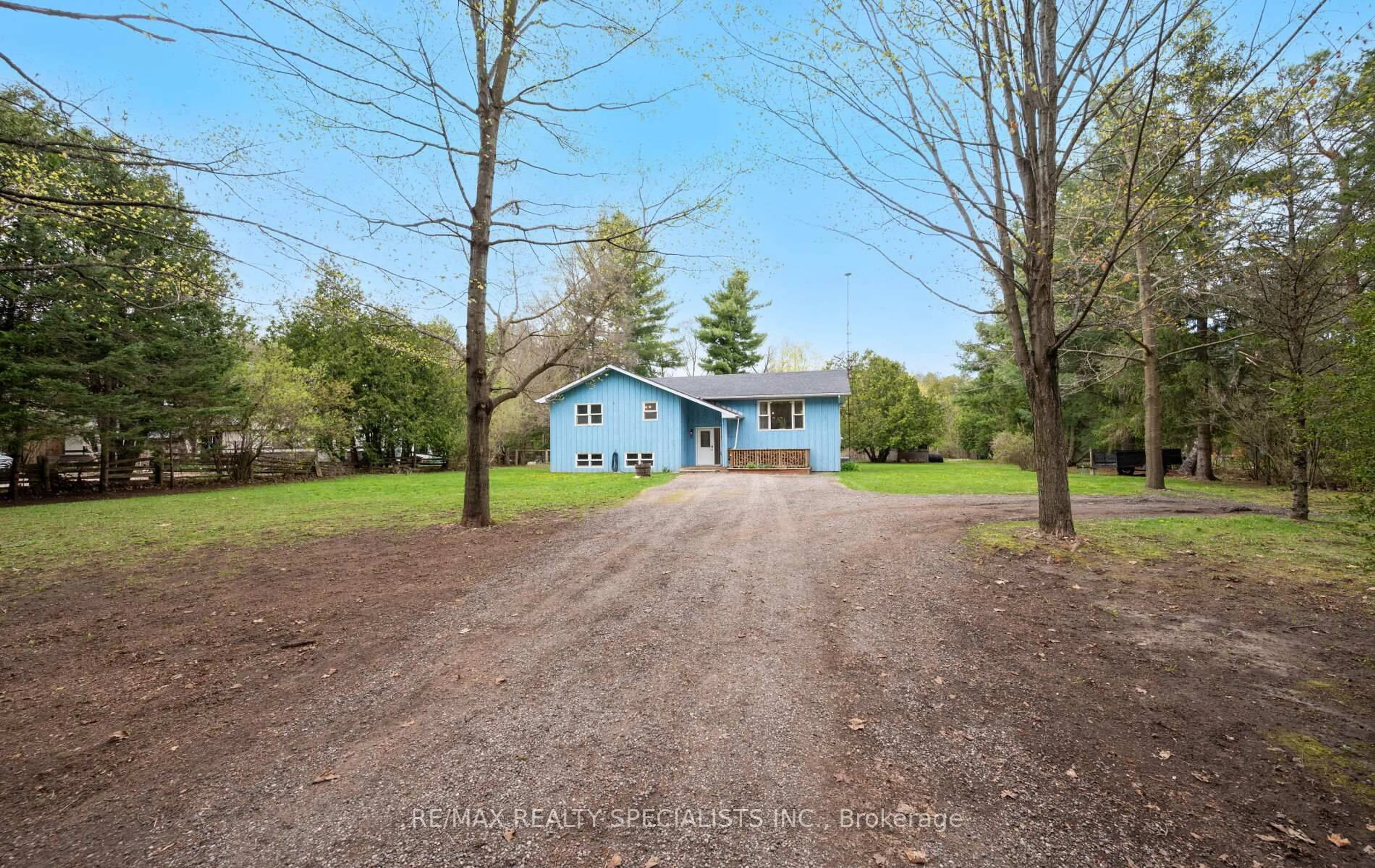 A pic from outside/outdoor area/front of a property/back of a property/a pic from drone, unknown for 9048 River Rd, Adjala-Tosorontio Ontario L0N 1P0