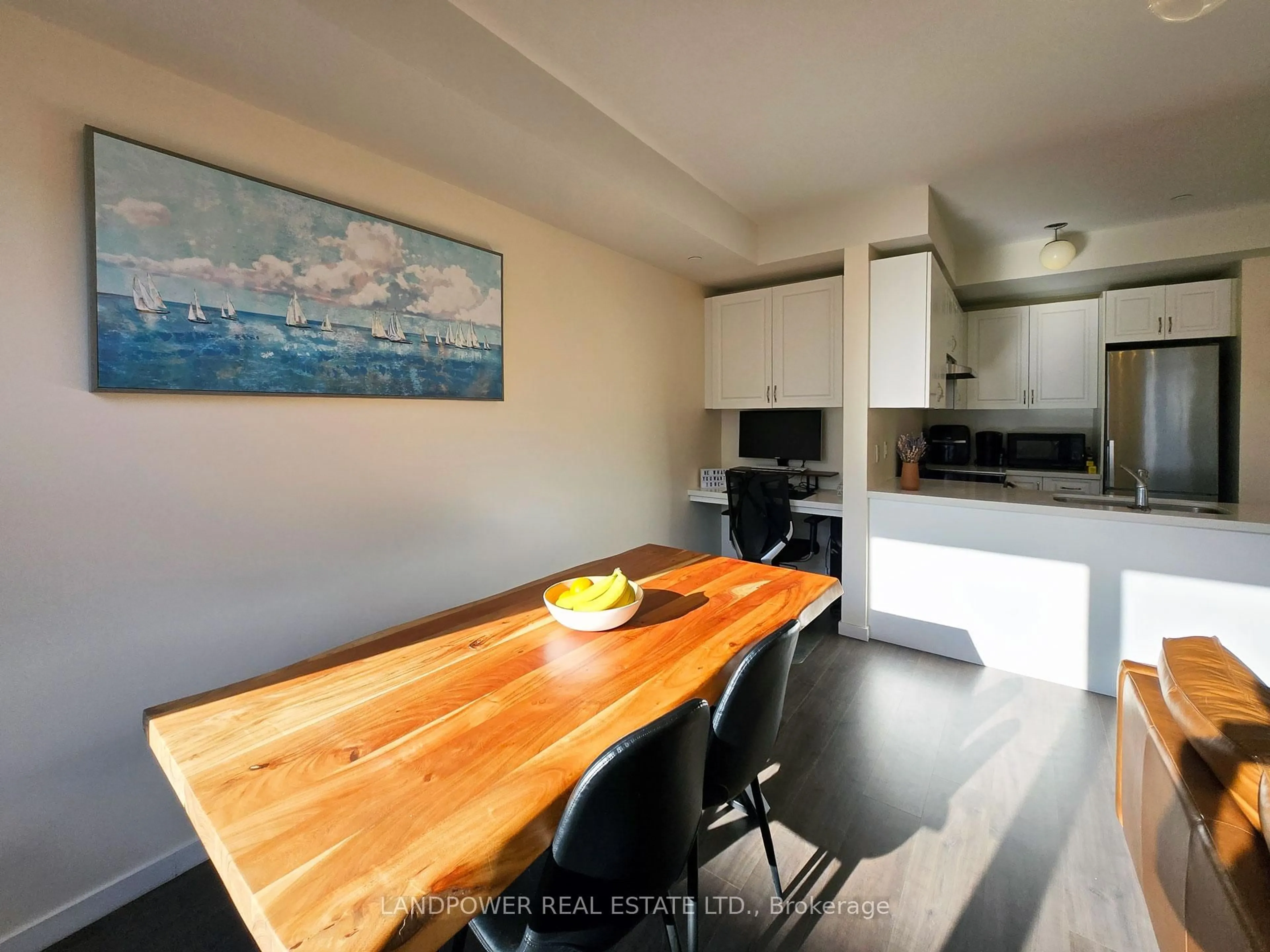 Open concept kitchen, wood/laminate floor for 500 Alex Gardner Circ #92, Aurora Ontario L4G 3G5