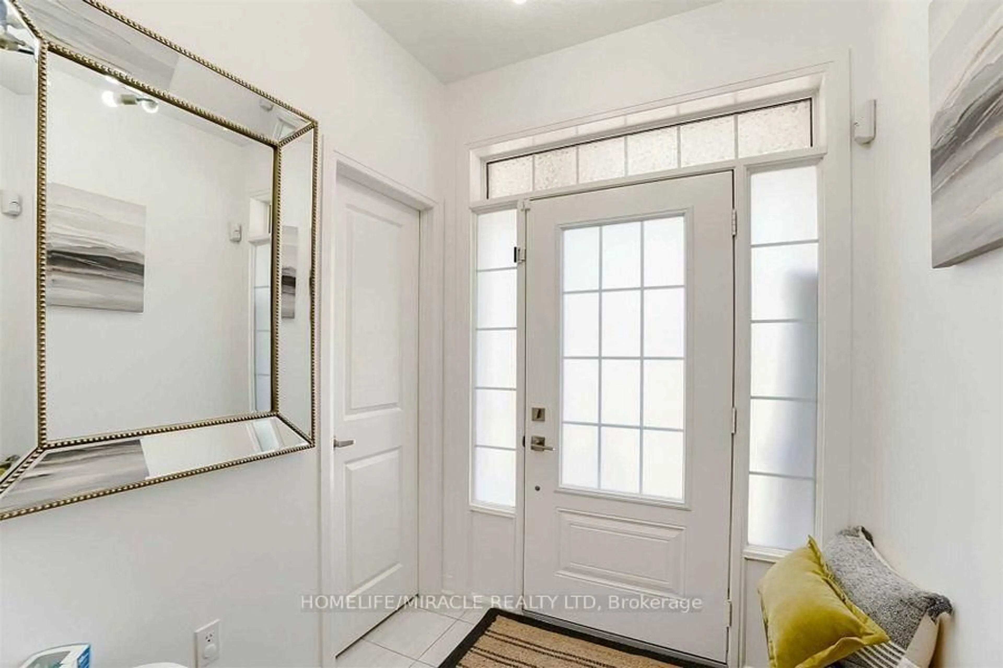 Indoor entryway for 5 Pridham Pl, New Tecumseth Ontario L0G 1W0