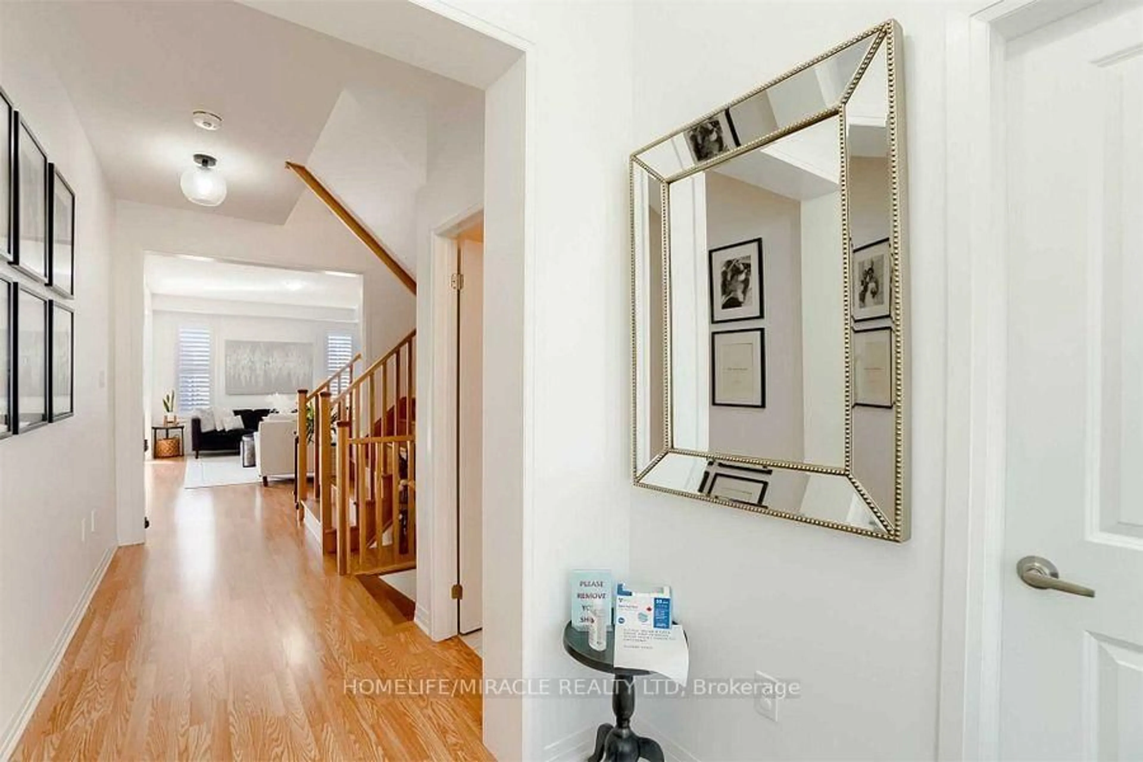 Indoor entryway for 5 Pridham Pl, New Tecumseth Ontario L0G 1W0