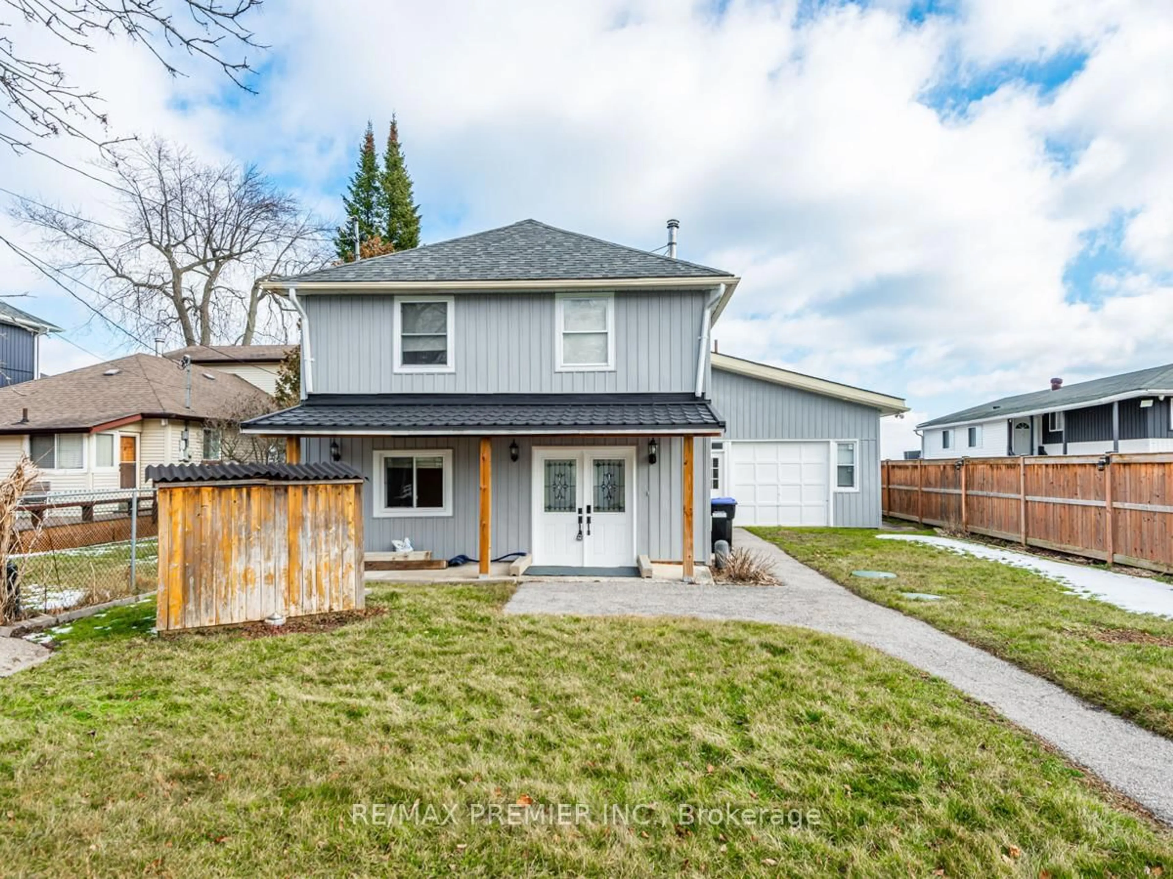 Home with vinyl exterior material, street for 359 Limerick St, Innisfil Ontario L0L 1K0
