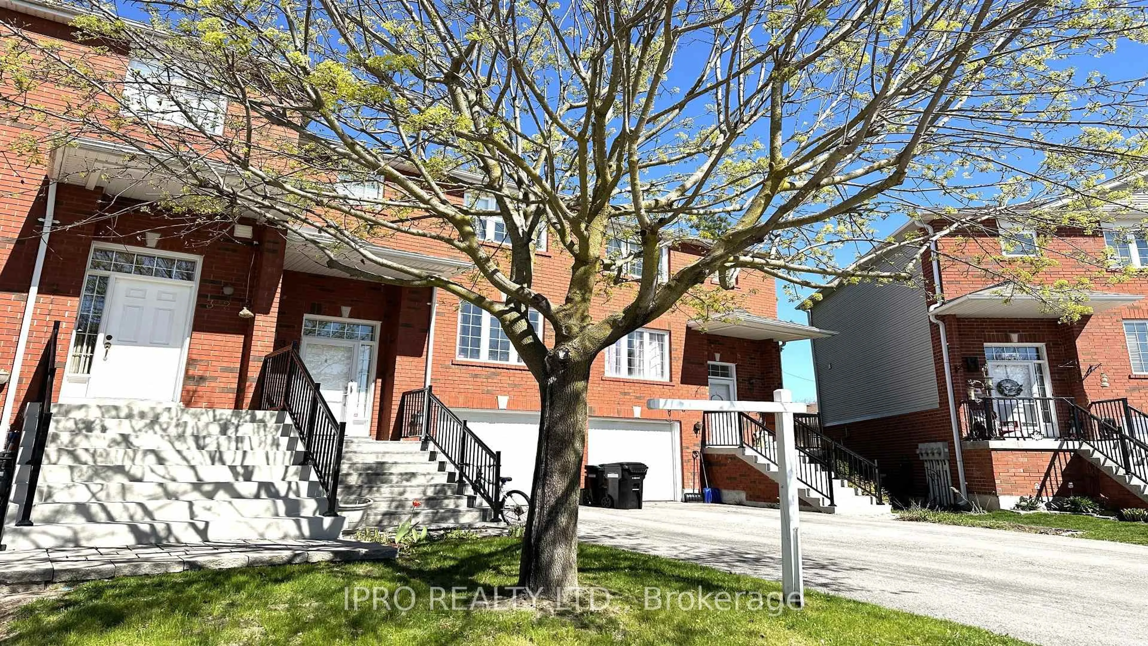 Unknown for 30 Village Green Lane, Bradford West Gwillimbury Ontario L3Z 3E7